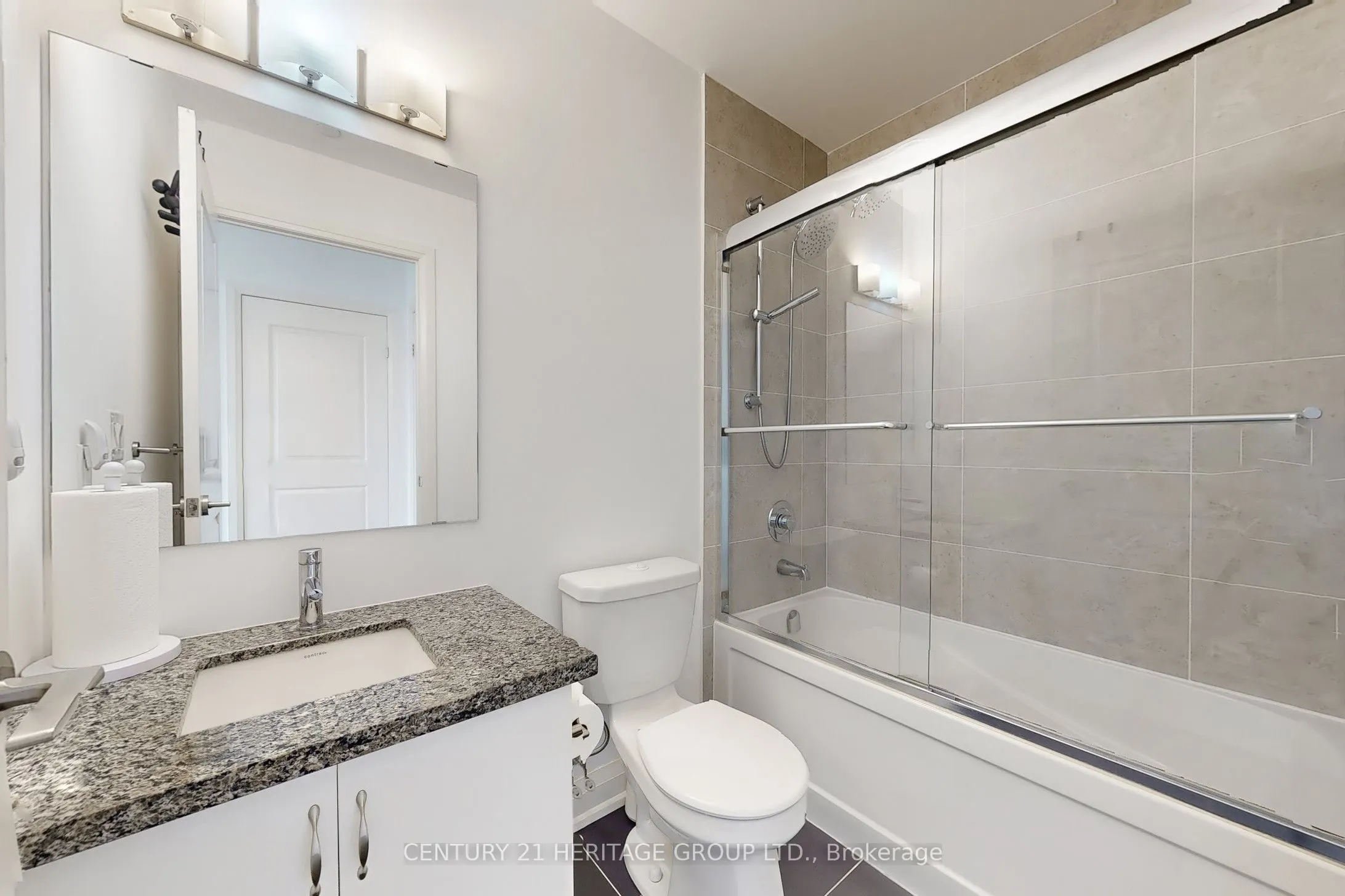 8763 Bayview Avenue, #322