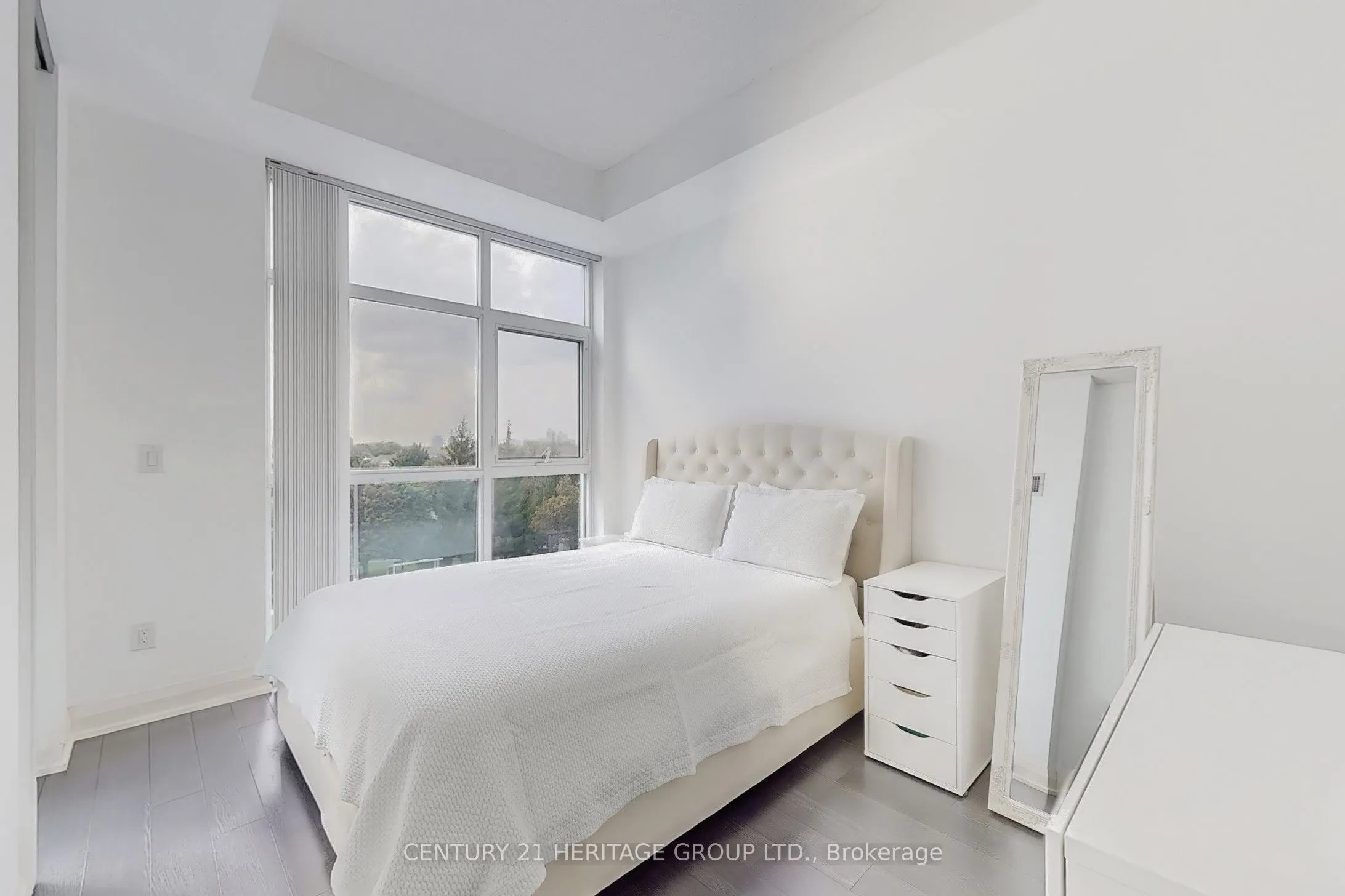 8763 Bayview Avenue, #322