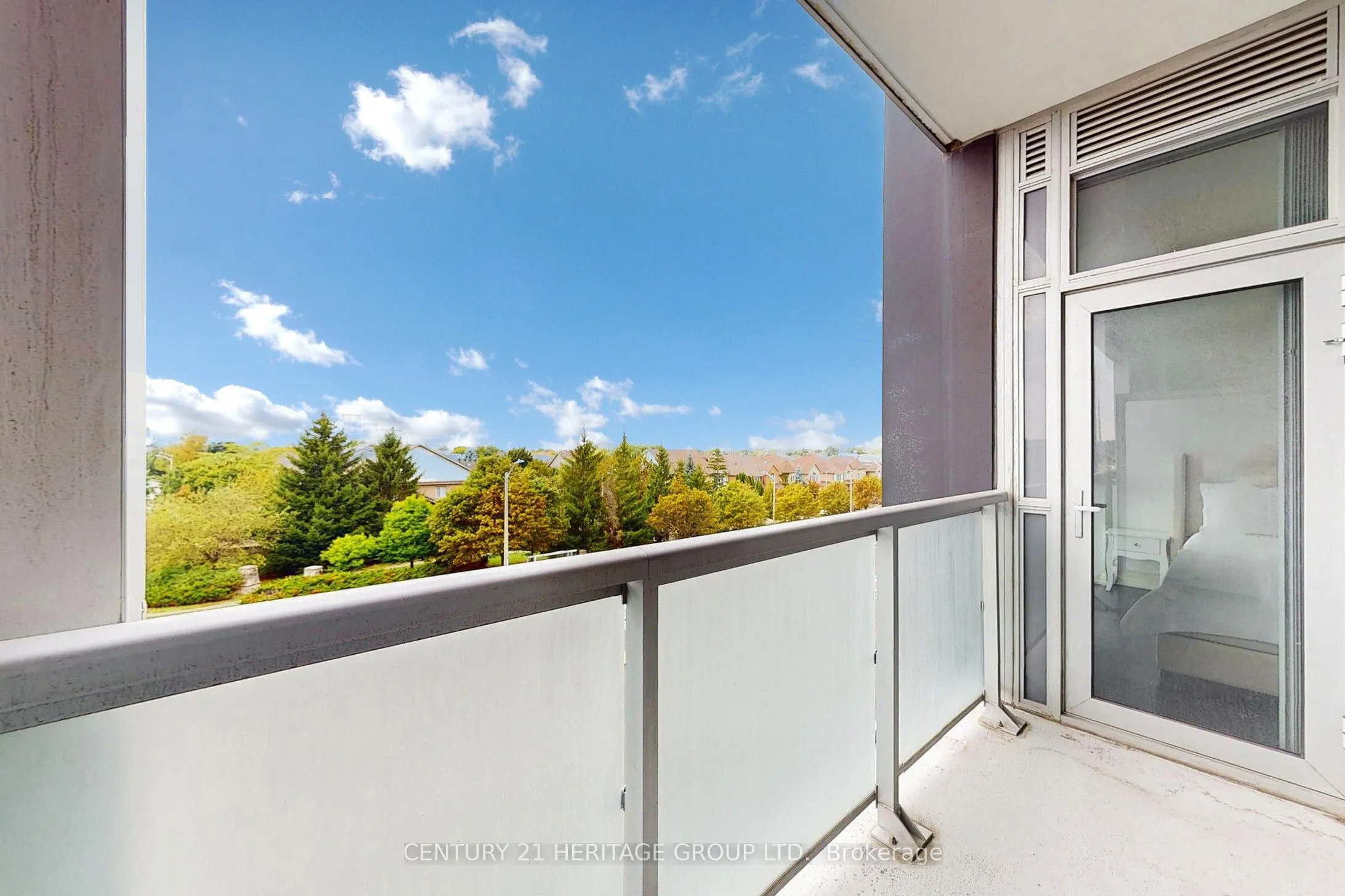 8763 Bayview Avenue, #322