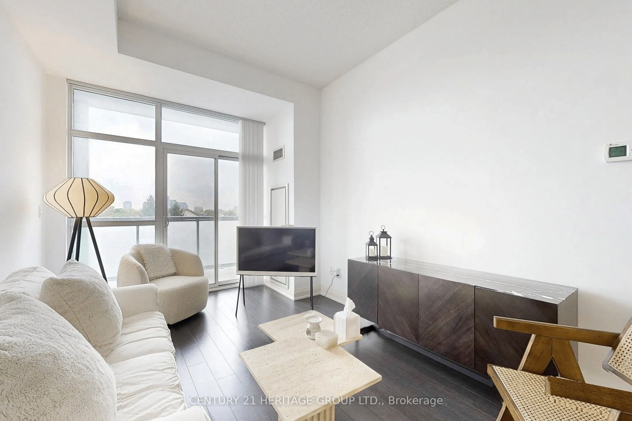 8763 Bayview Avenue, #322