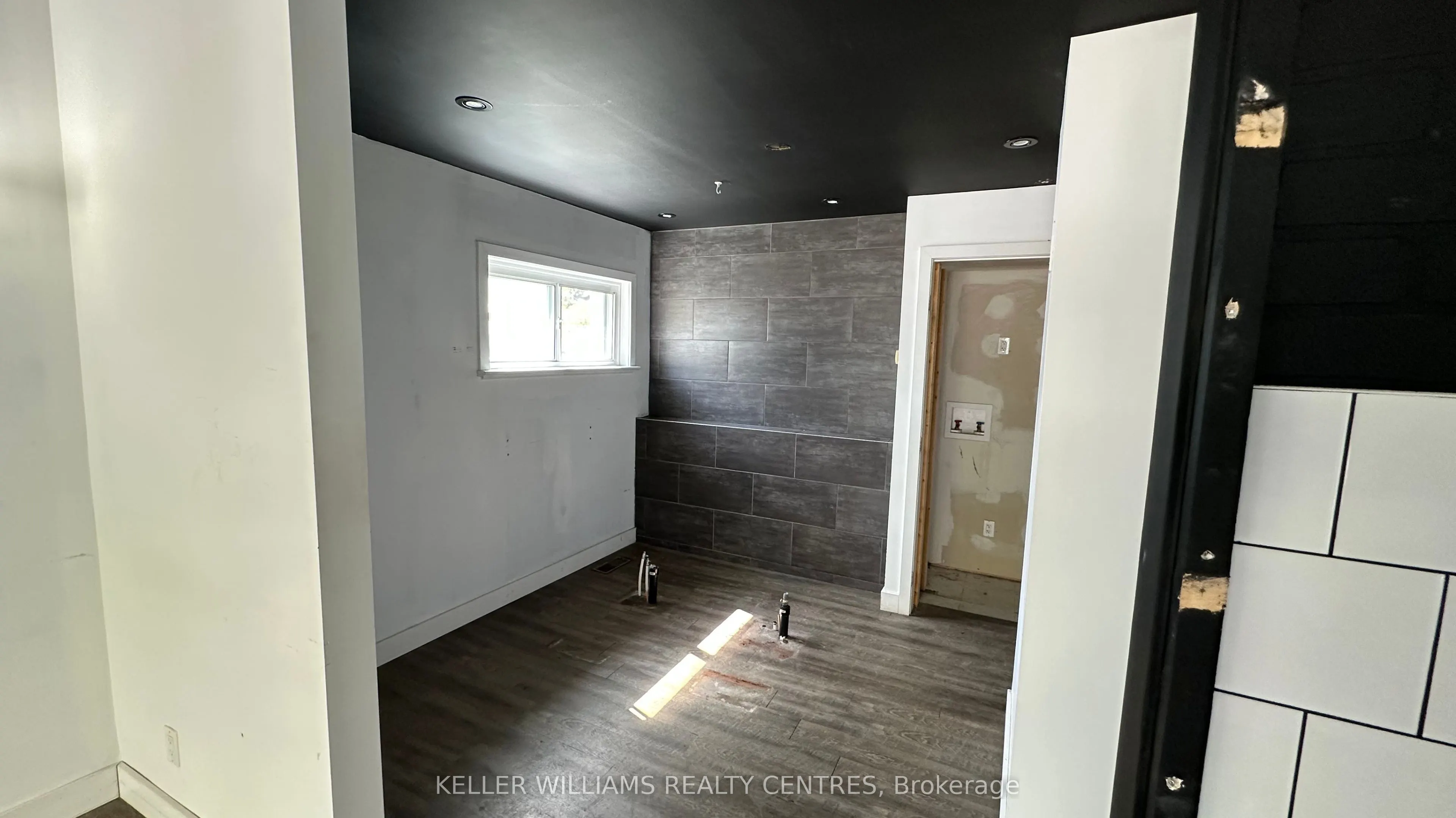 20 The Queensway S, #20