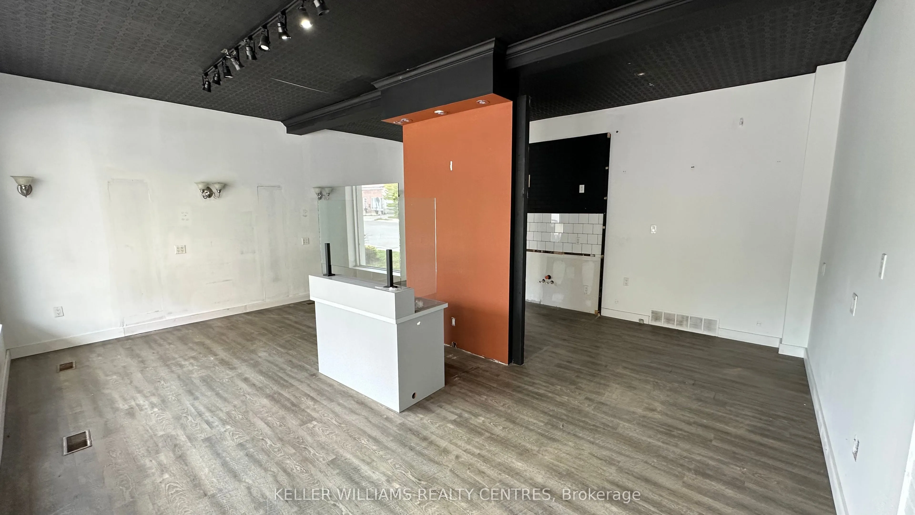 20 The Queensway S, #20