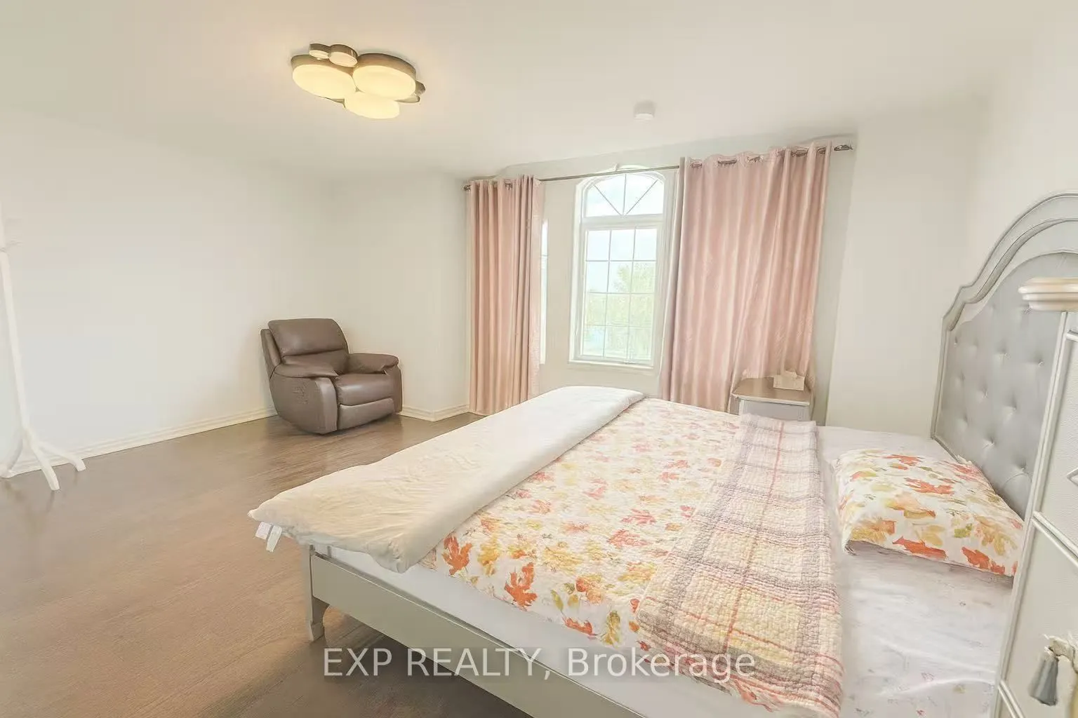 278 The Bridle Walk