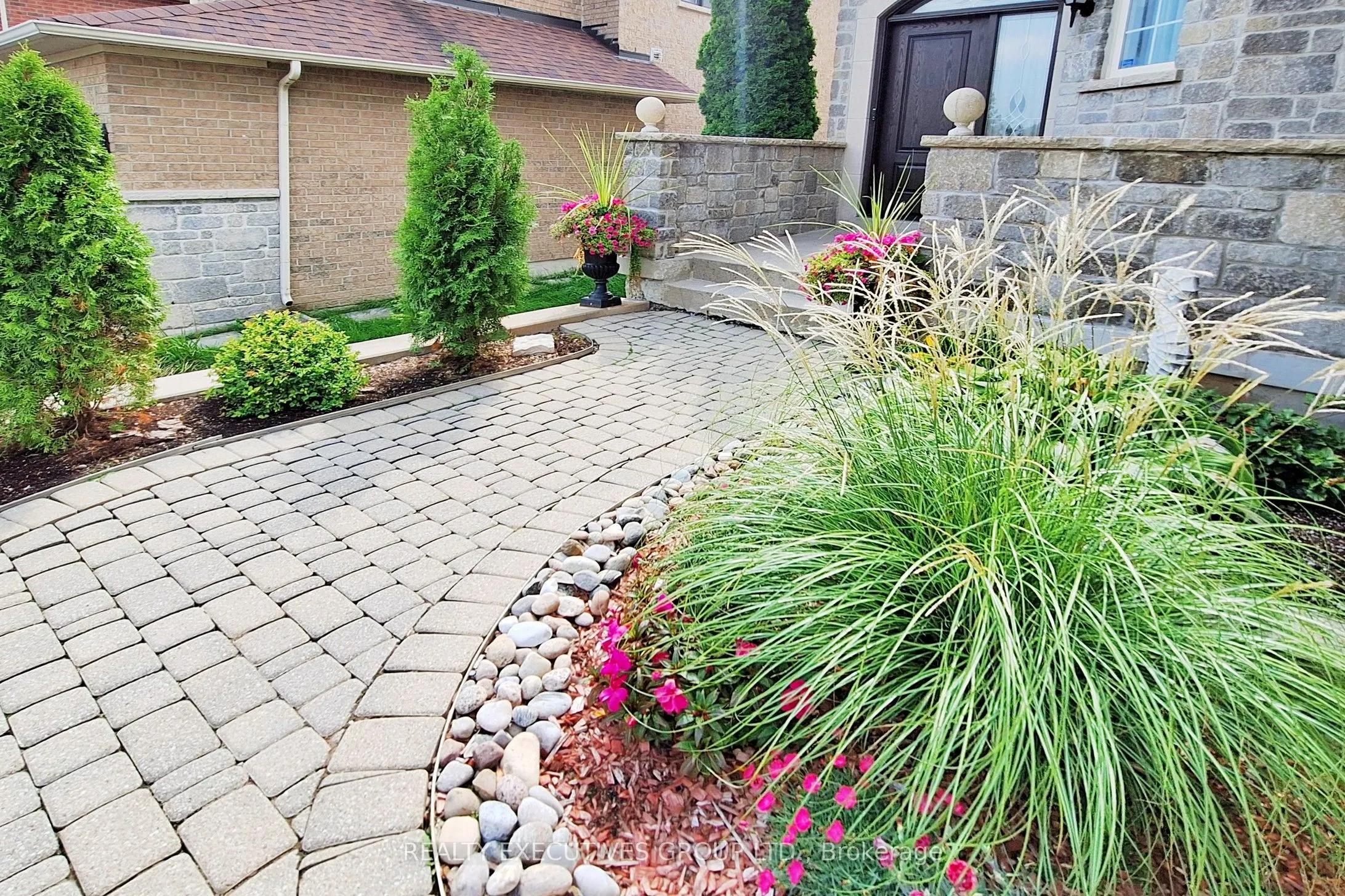 32 Shadow Falls Drive