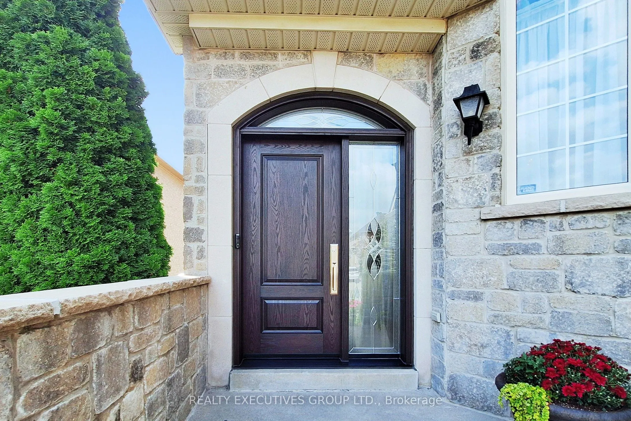 32 Shadow Falls Drive