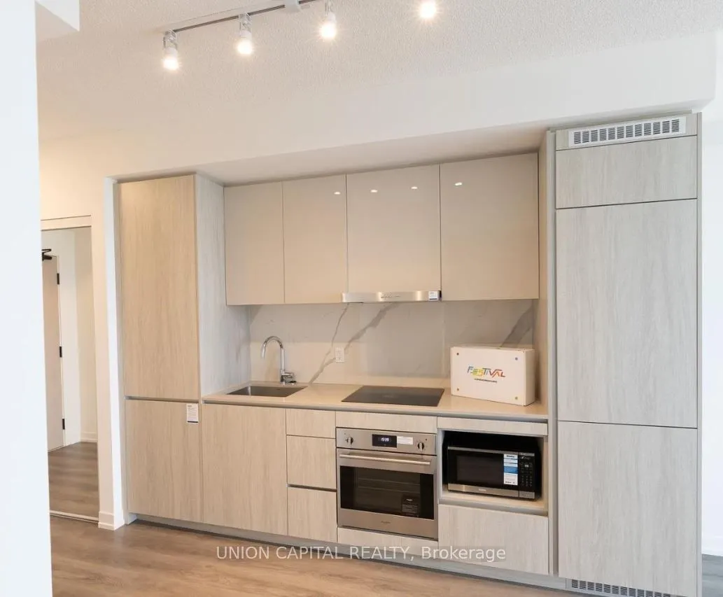 28 Interchange Way, #2707