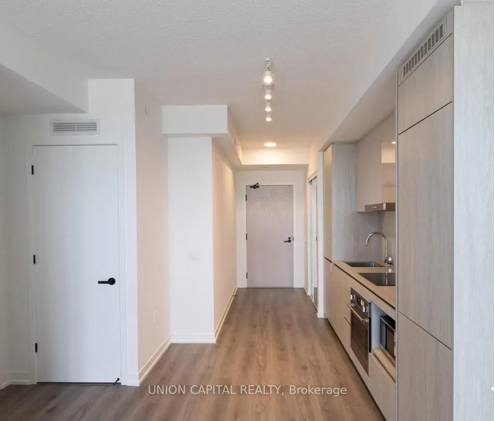28 Interchange Way, #2707