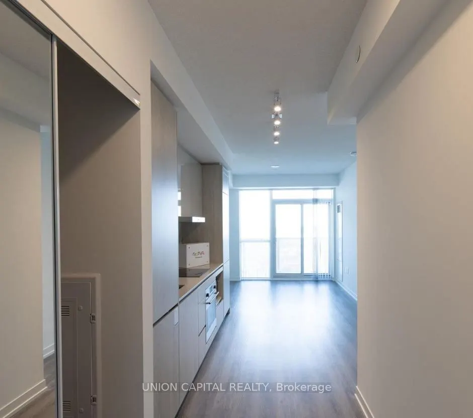 28 Interchange Way, #2707