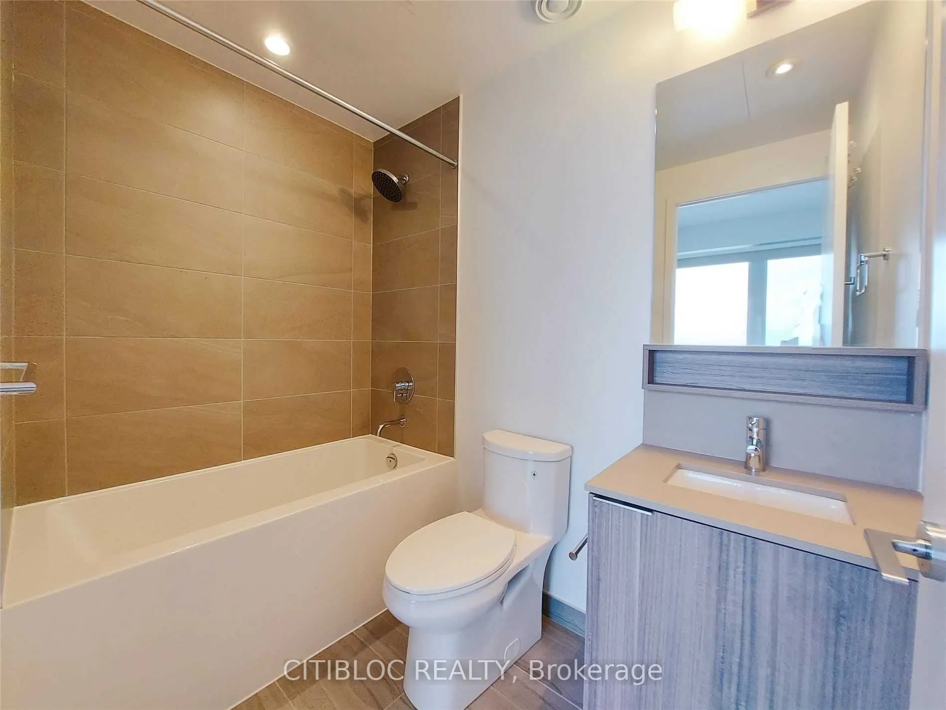 898 Portage Parkway, #6103