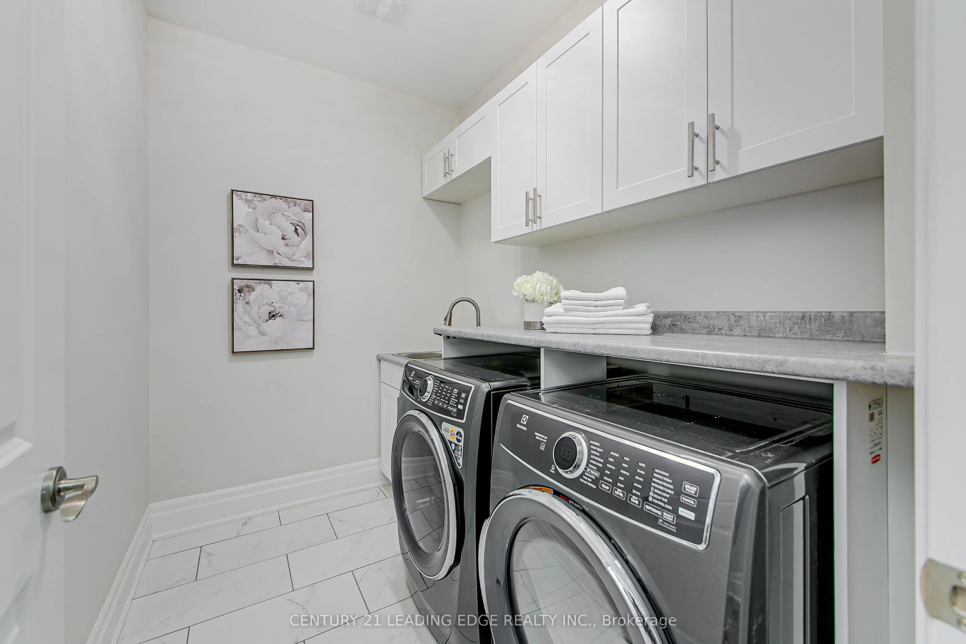 108 LORNE THOMAS Place