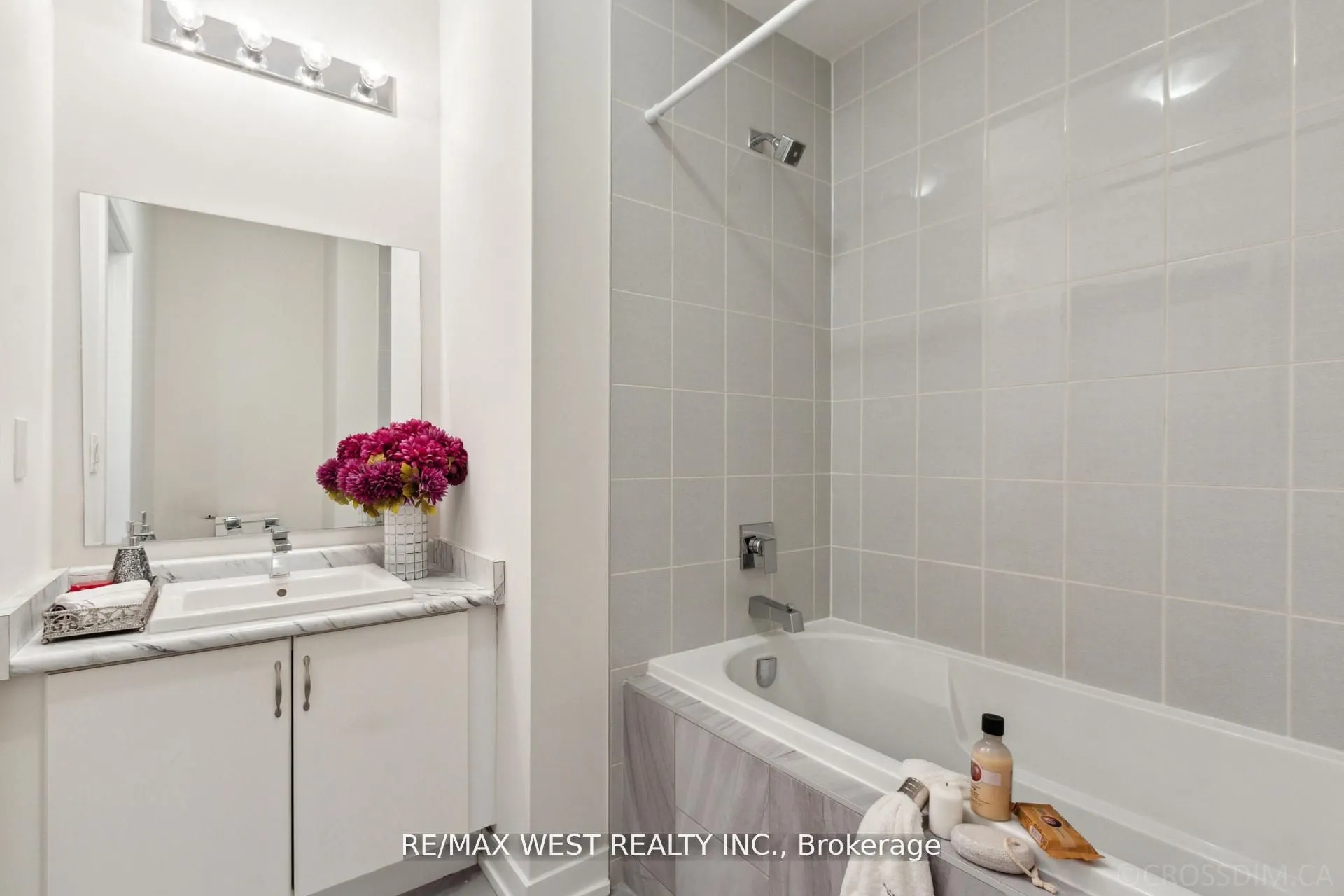 147 Salterton Circle