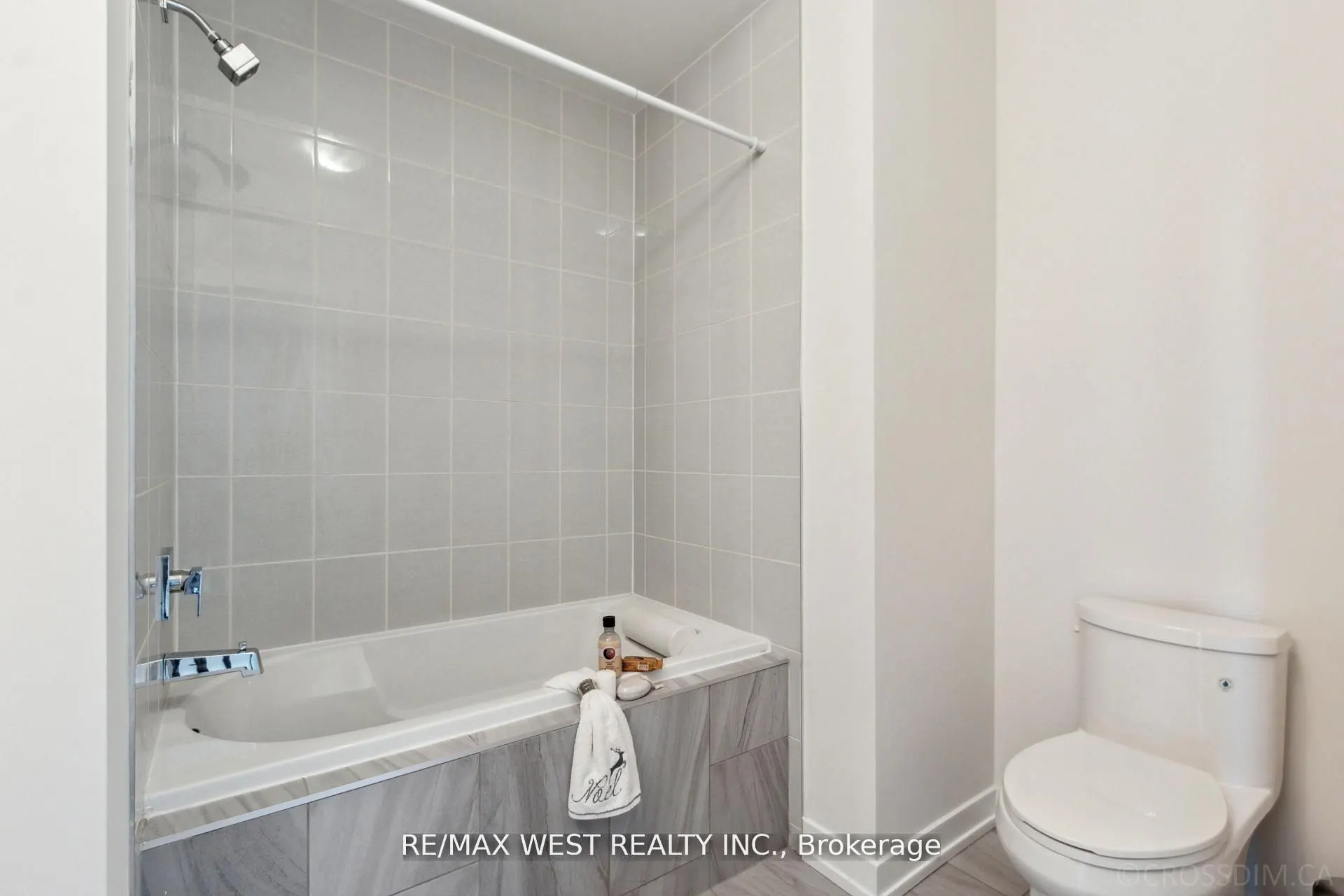 147 Salterton Circle