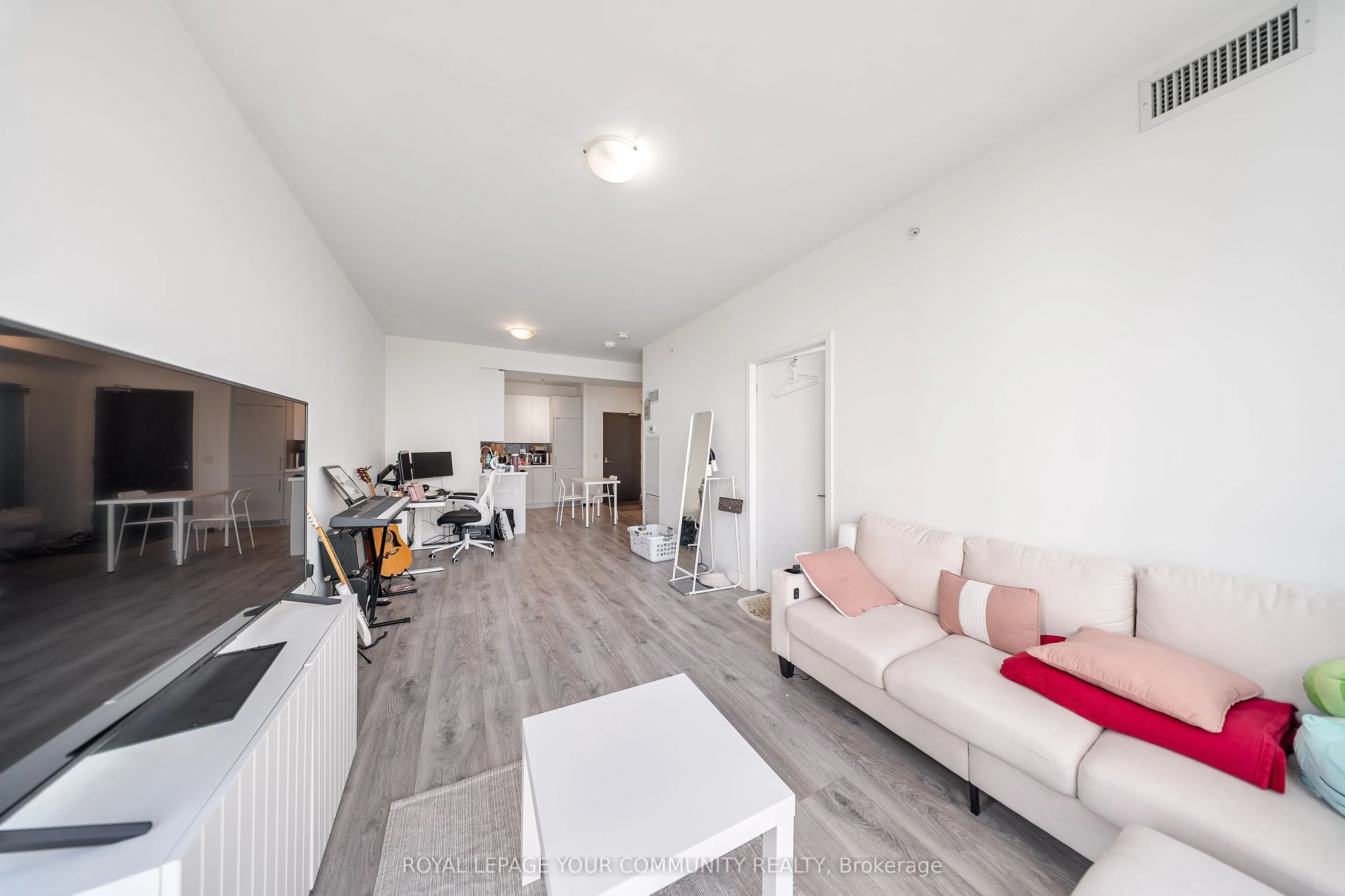 2908 Highway 7 Road, #1101