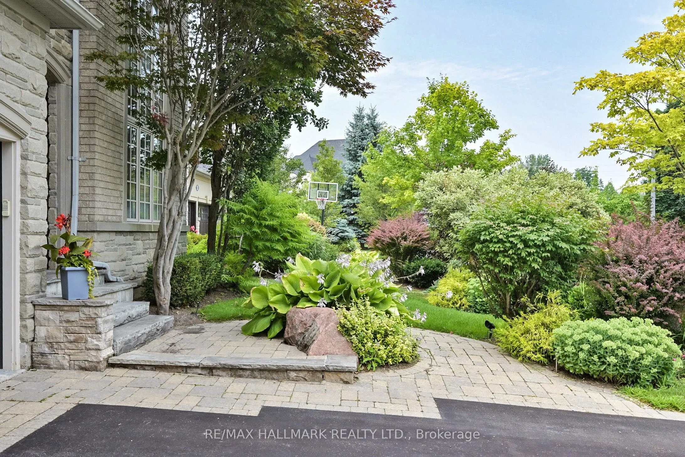 436 Paradelle Drive