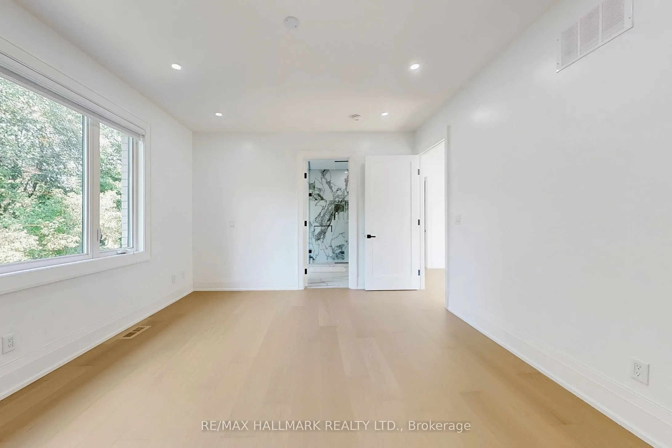 12 Sunbay Court