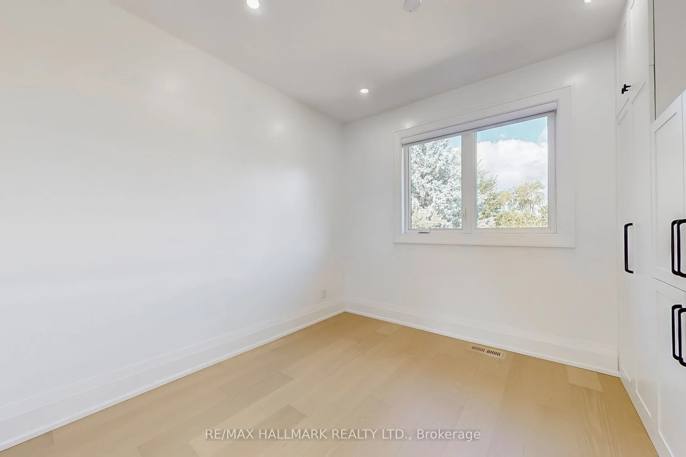 12 Sunbay Court