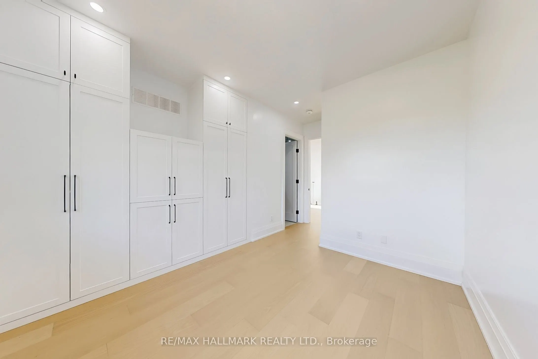 12 Sunbay Court