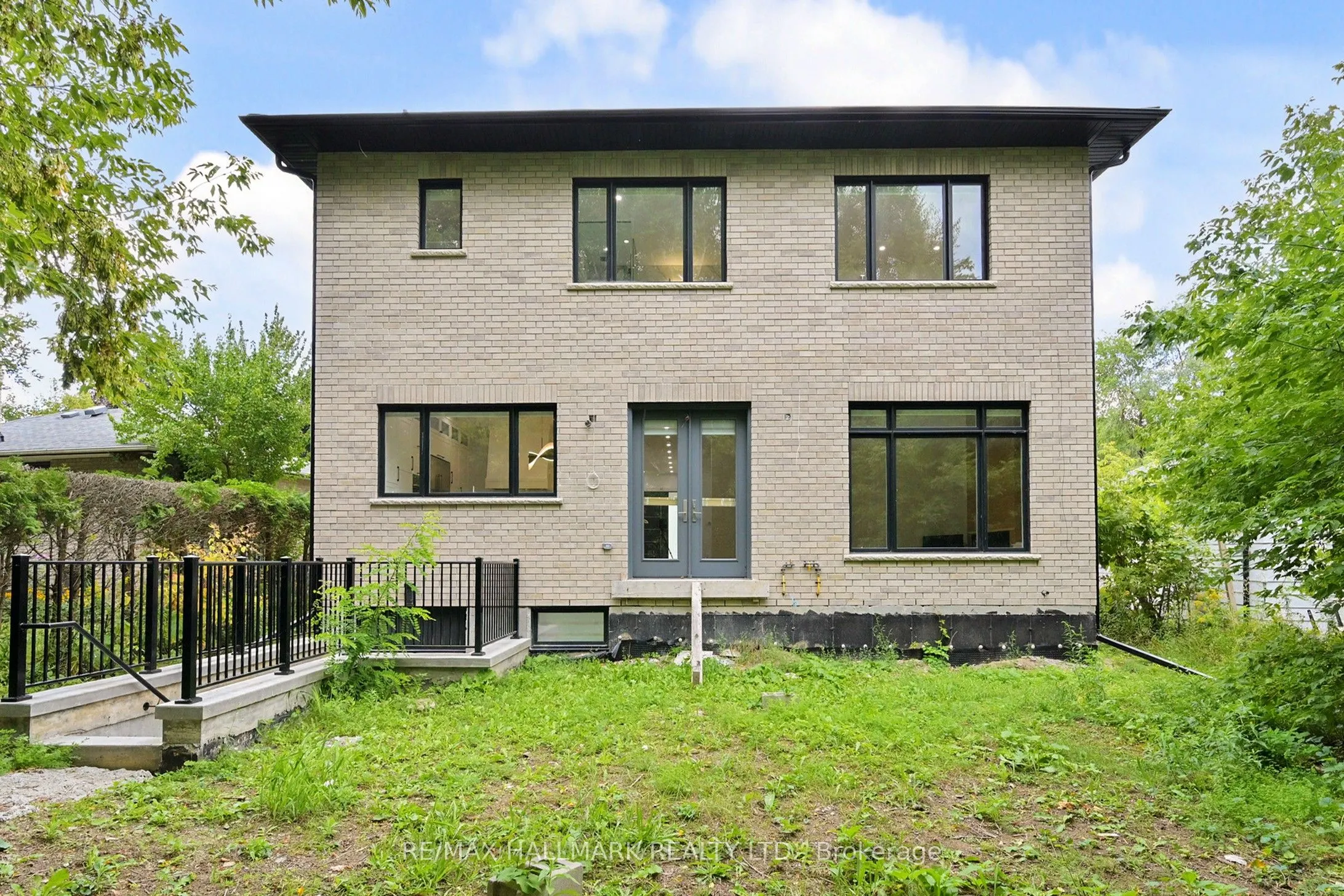12 Sunbay Court