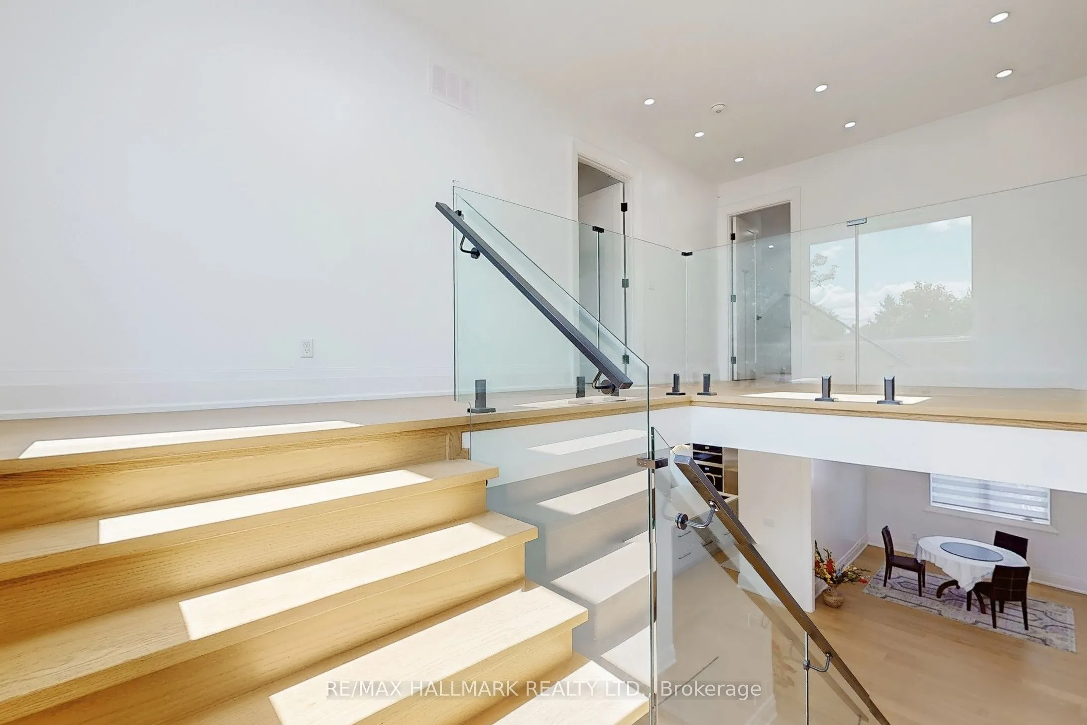 12 Sunbay Court