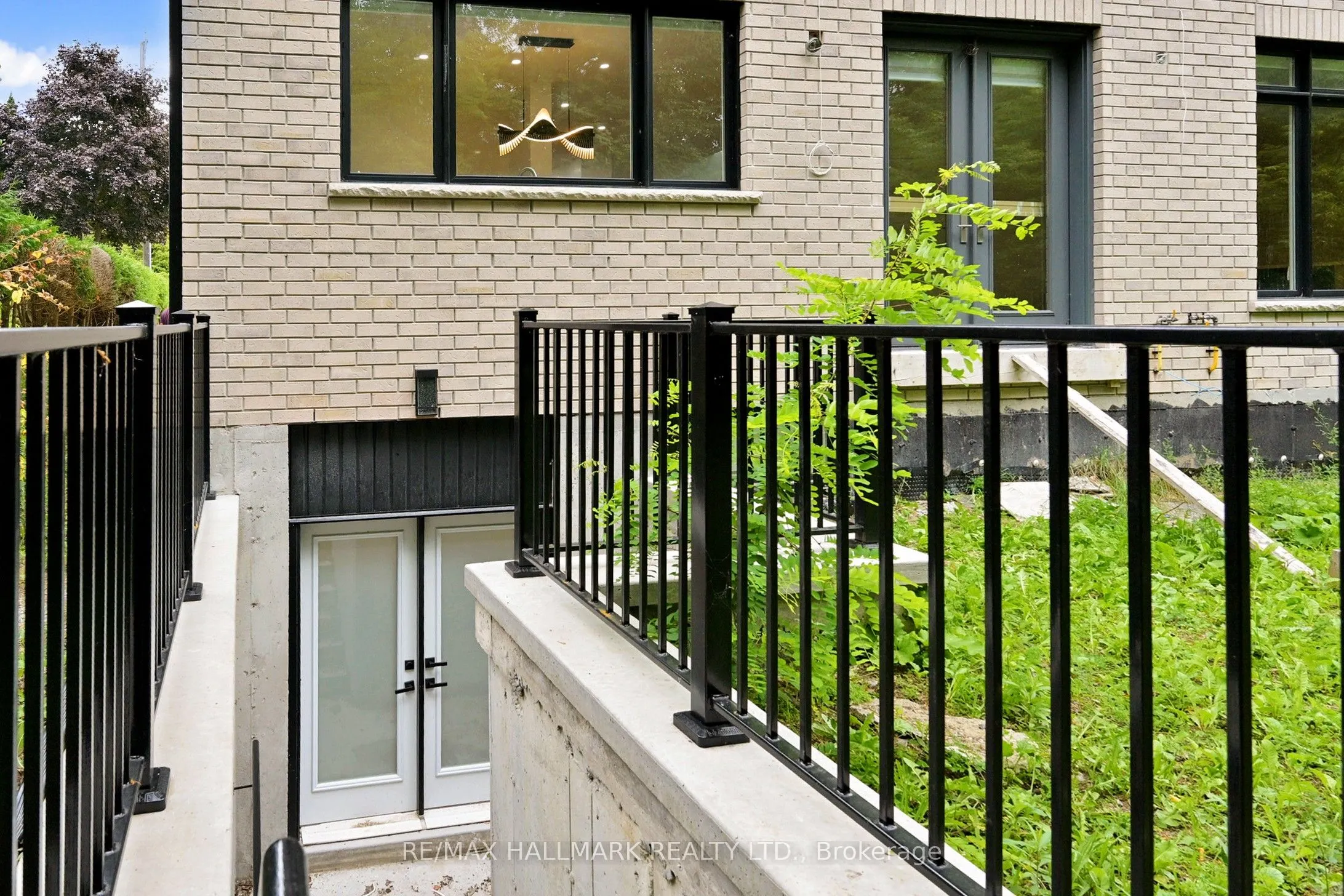 12 Sunbay Court