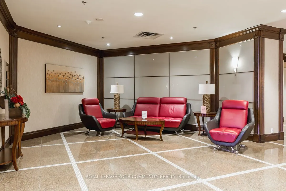 18 Harding Boulevard, #204