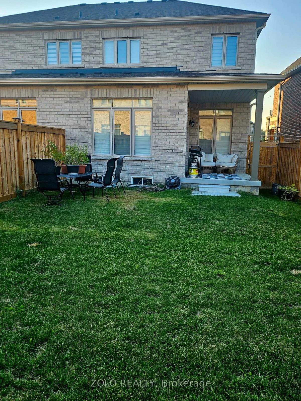 53 Ferragine Crescent