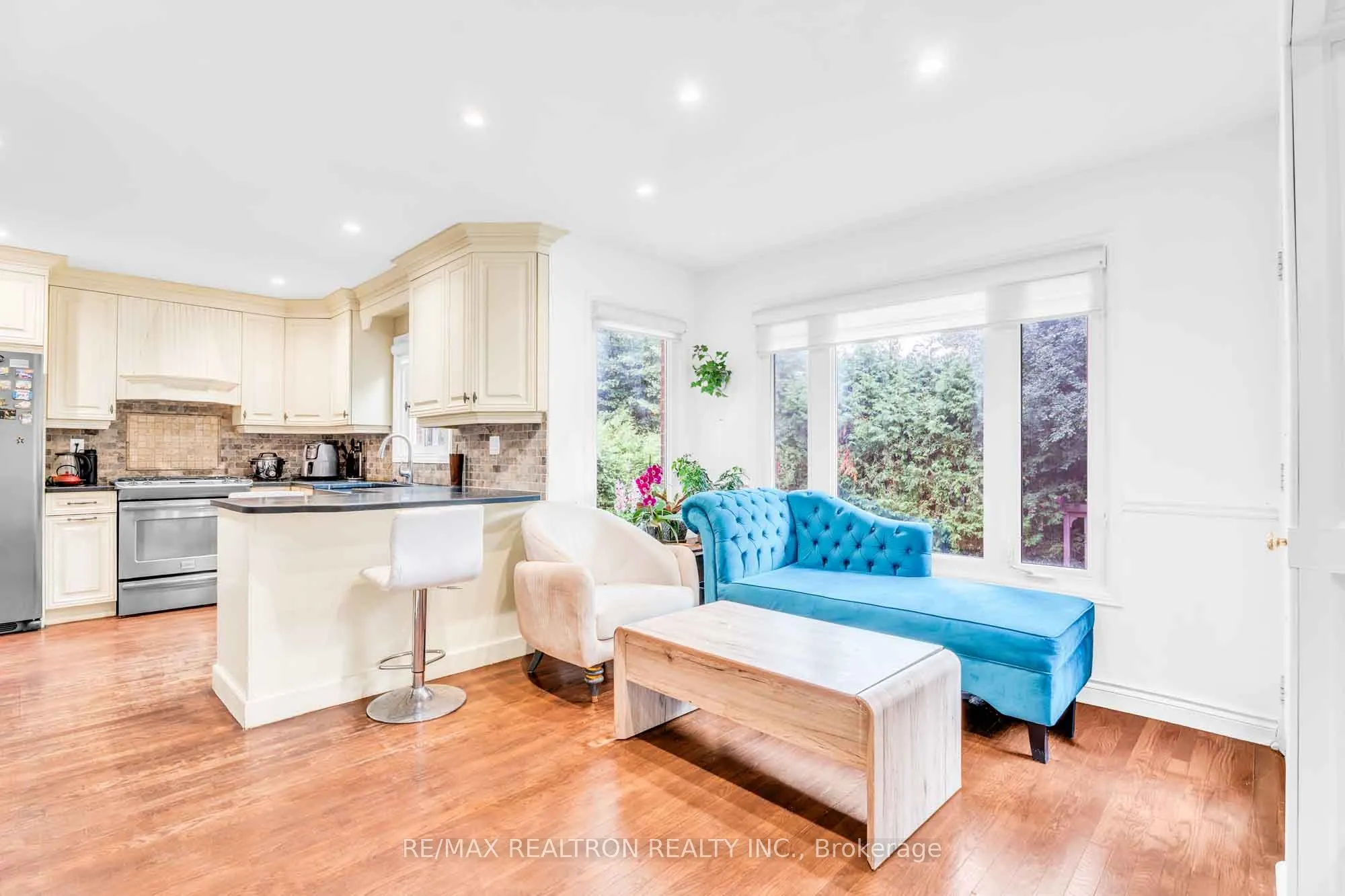 111 Devins Drive