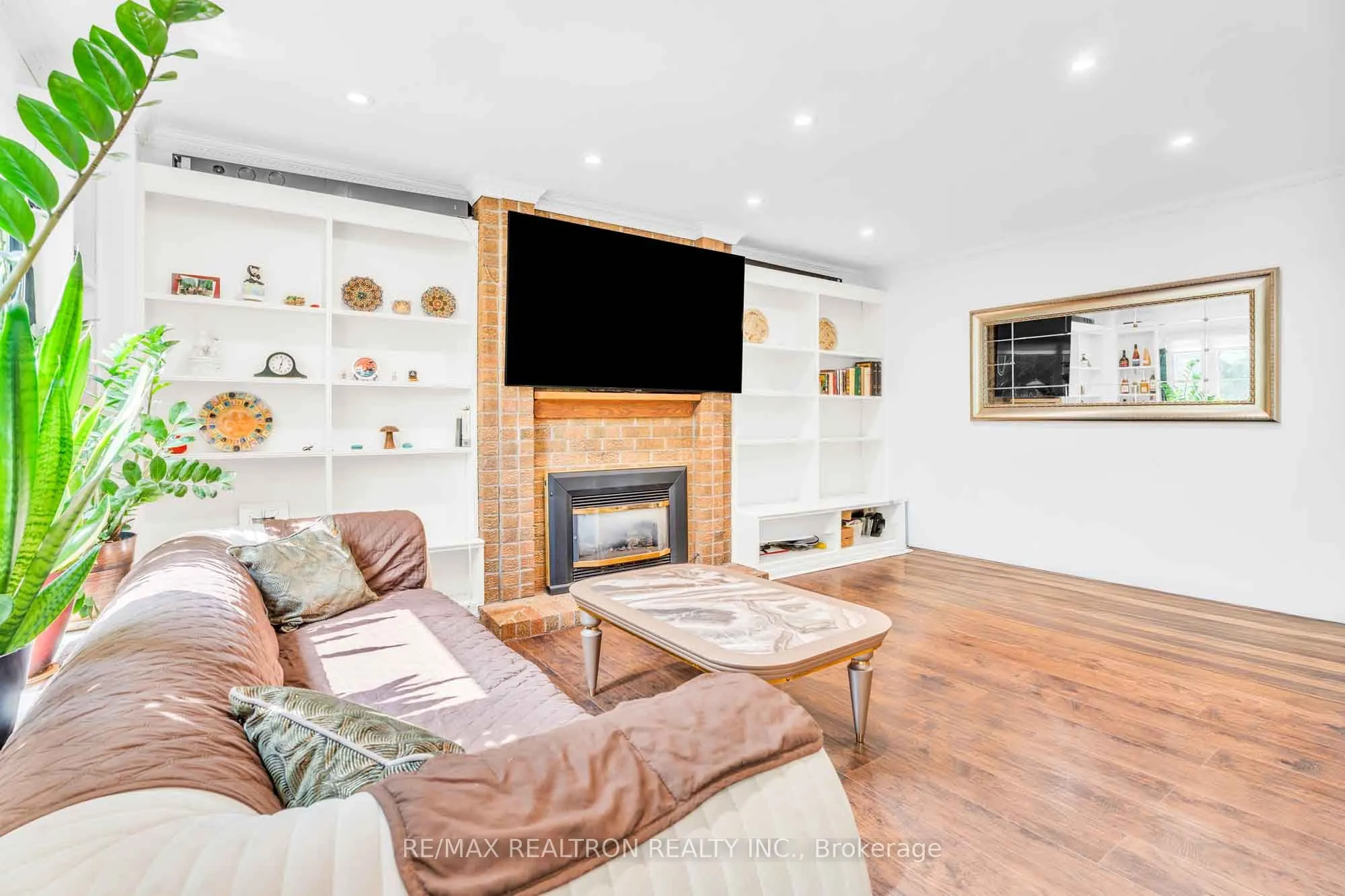 111 Devins Drive