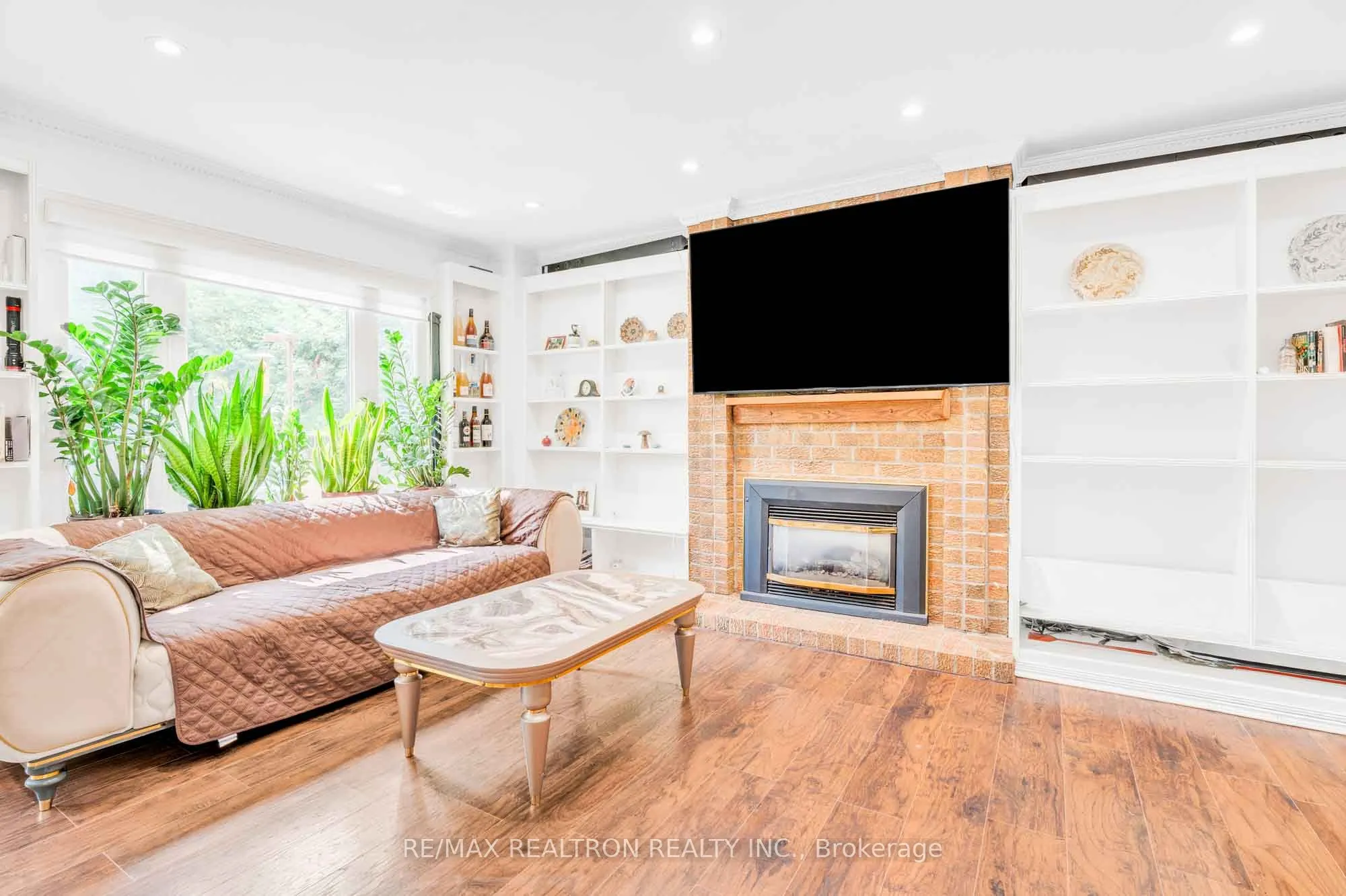 111 Devins Drive