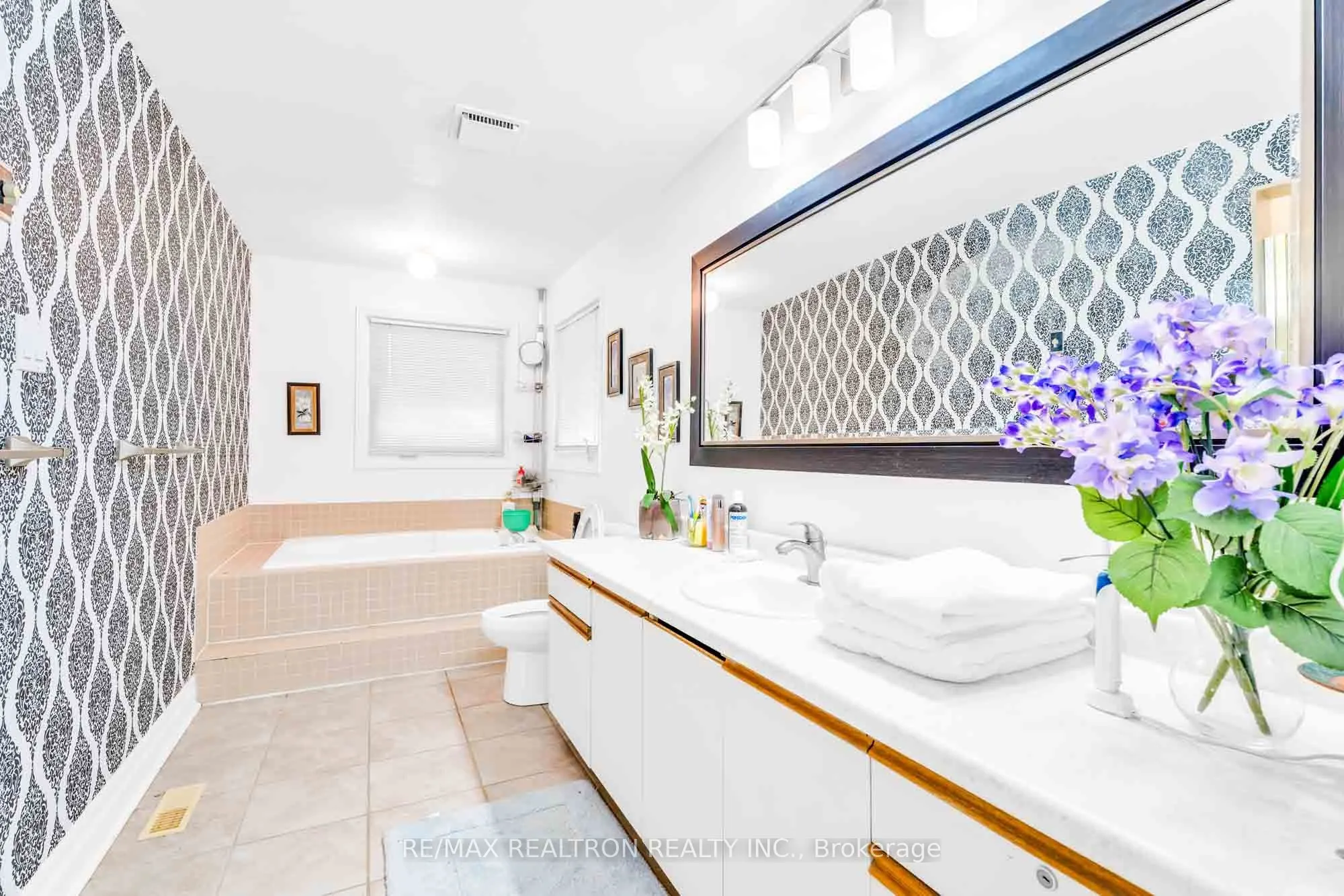 111 Devins Drive