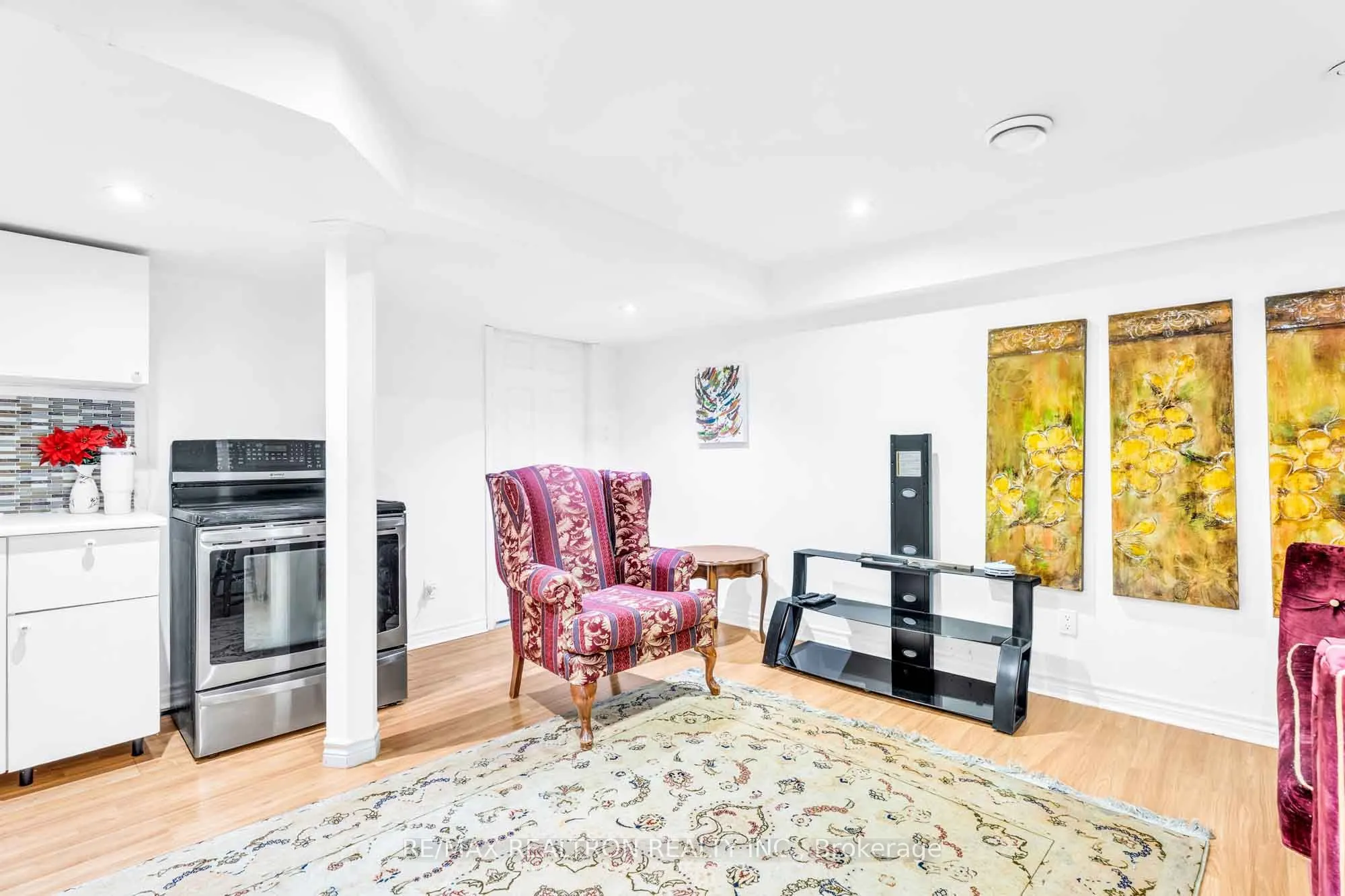111 Devins Drive
