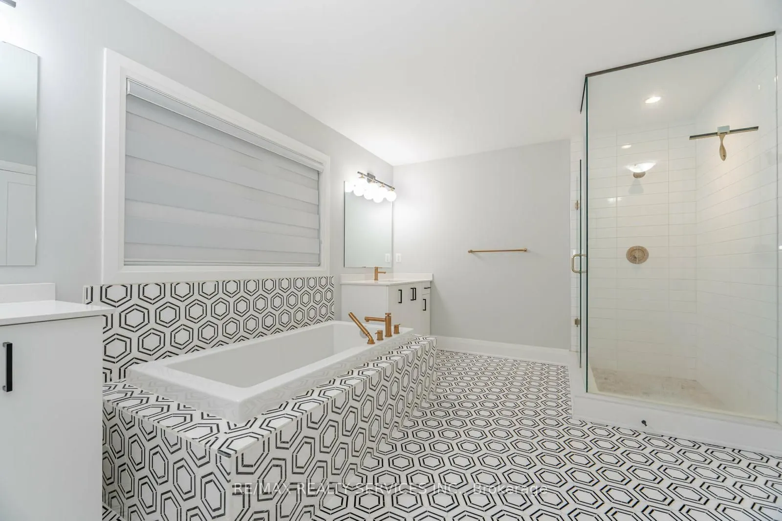 7 Byblos Court