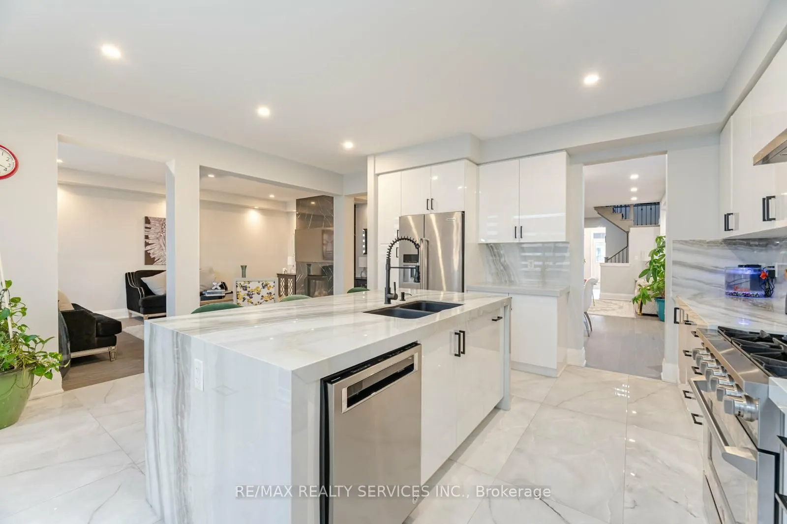 7 Byblos Court
