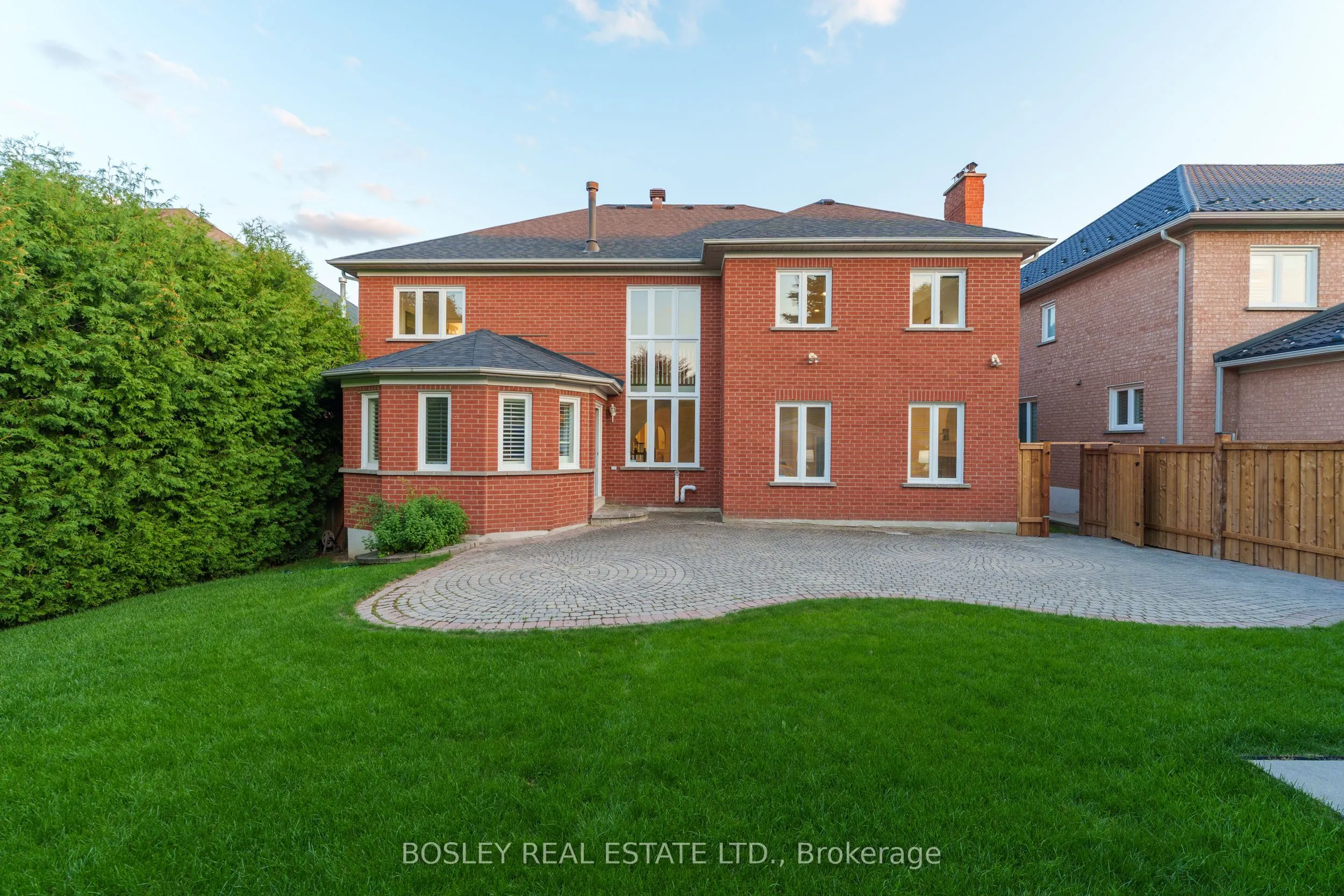 82 Woodstone Avenue