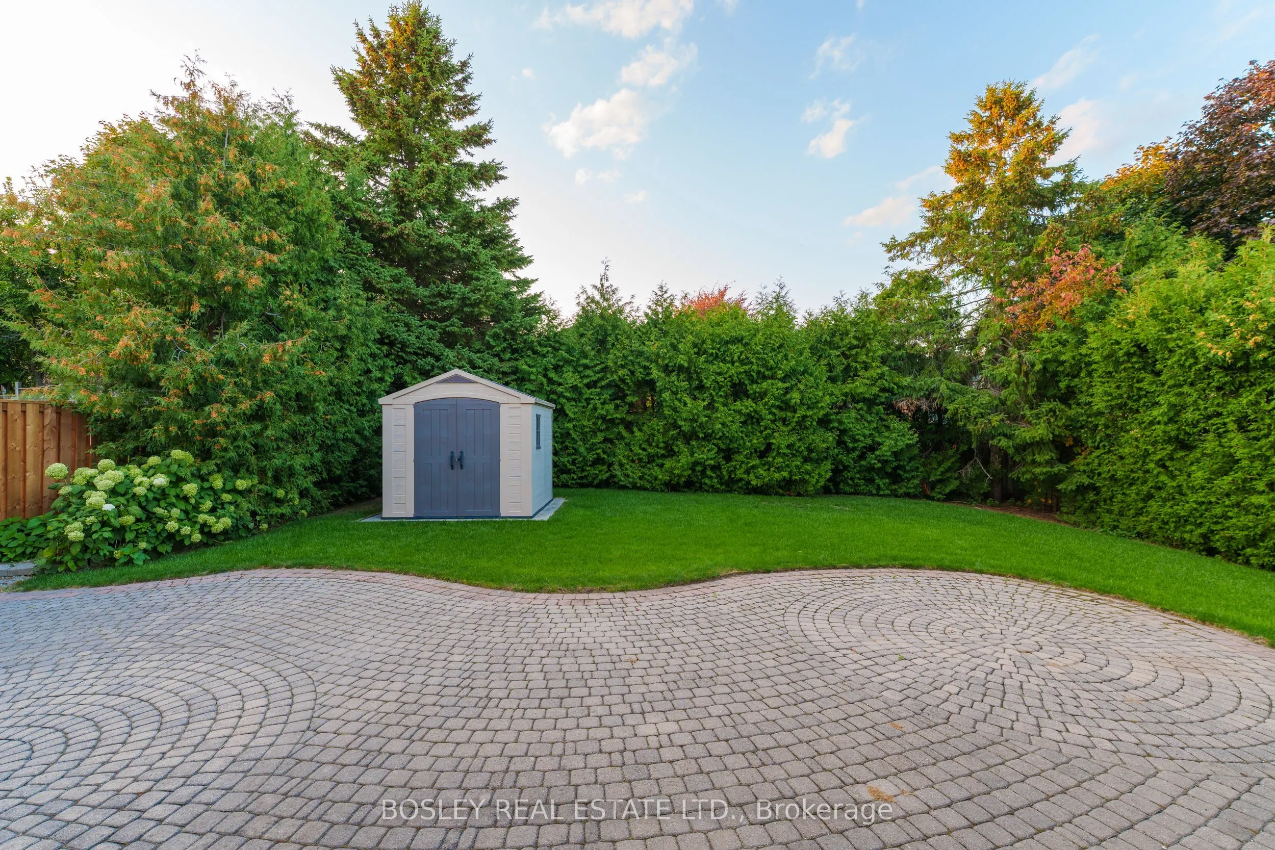 82 Woodstone Avenue