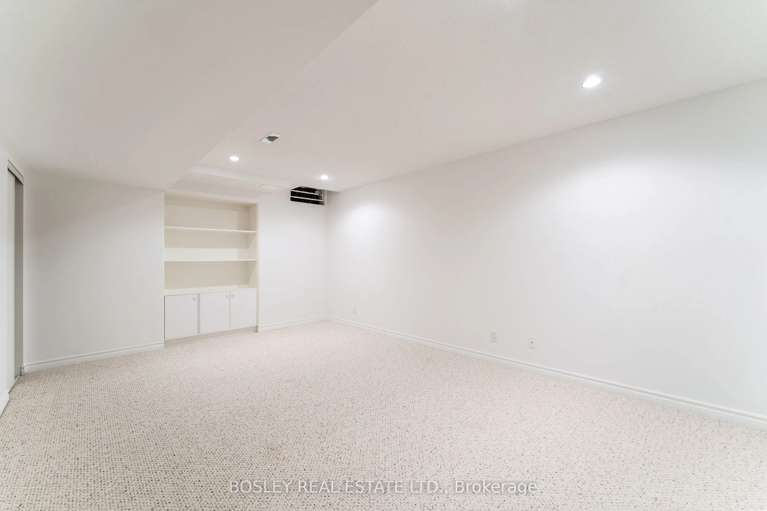 82 Woodstone Avenue