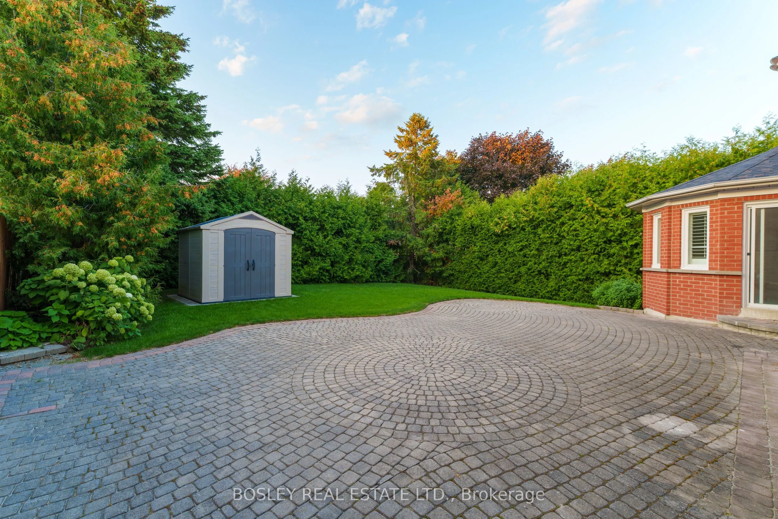 82 Woodstone Avenue