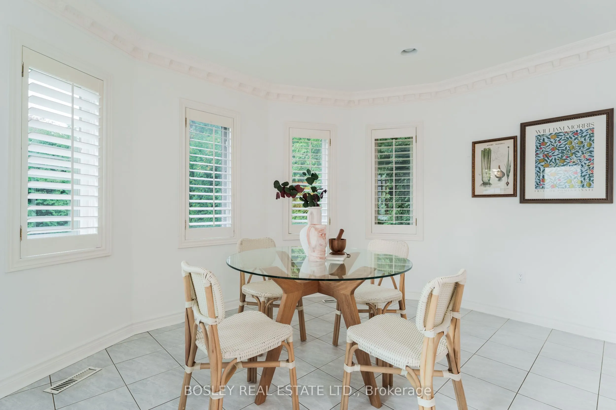 82 Woodstone Avenue