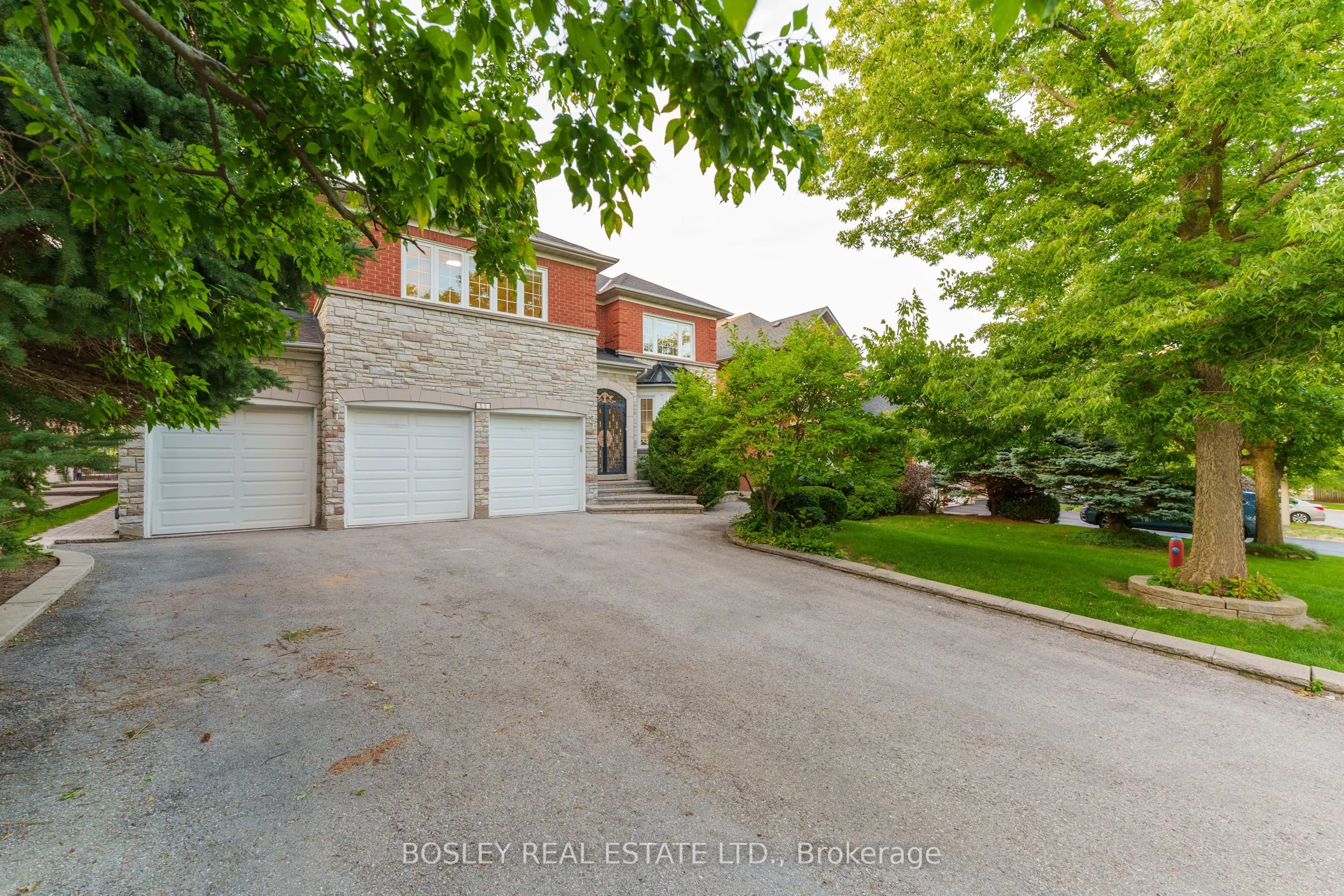 82 Woodstone Avenue