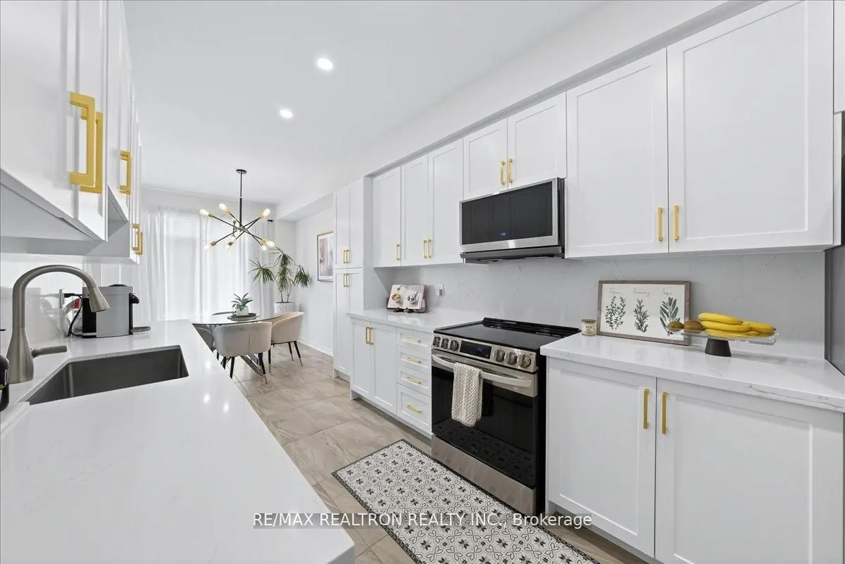 84 Ferragine Crescent