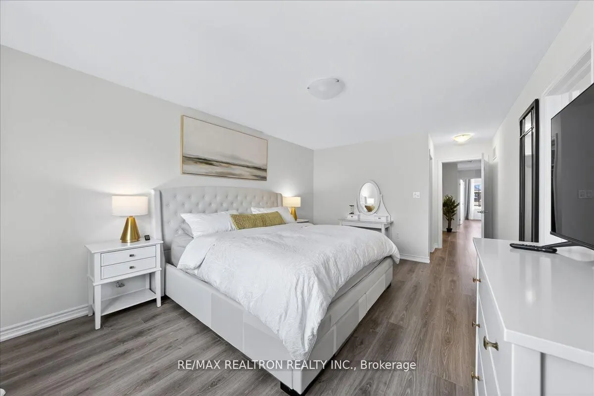 84 Ferragine Crescent