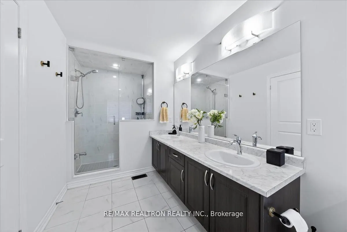 84 Ferragine Crescent
