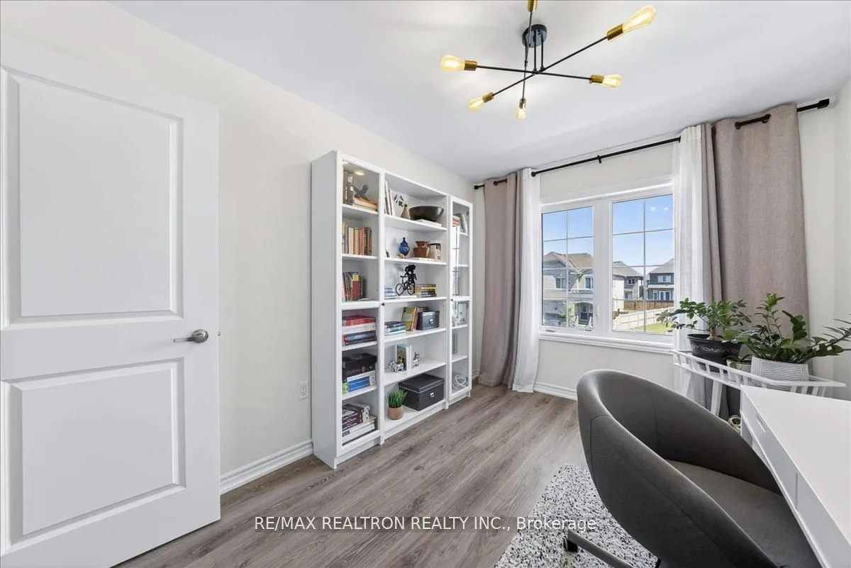 84 Ferragine Crescent