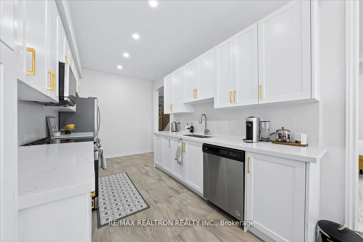 84 Ferragine Crescent