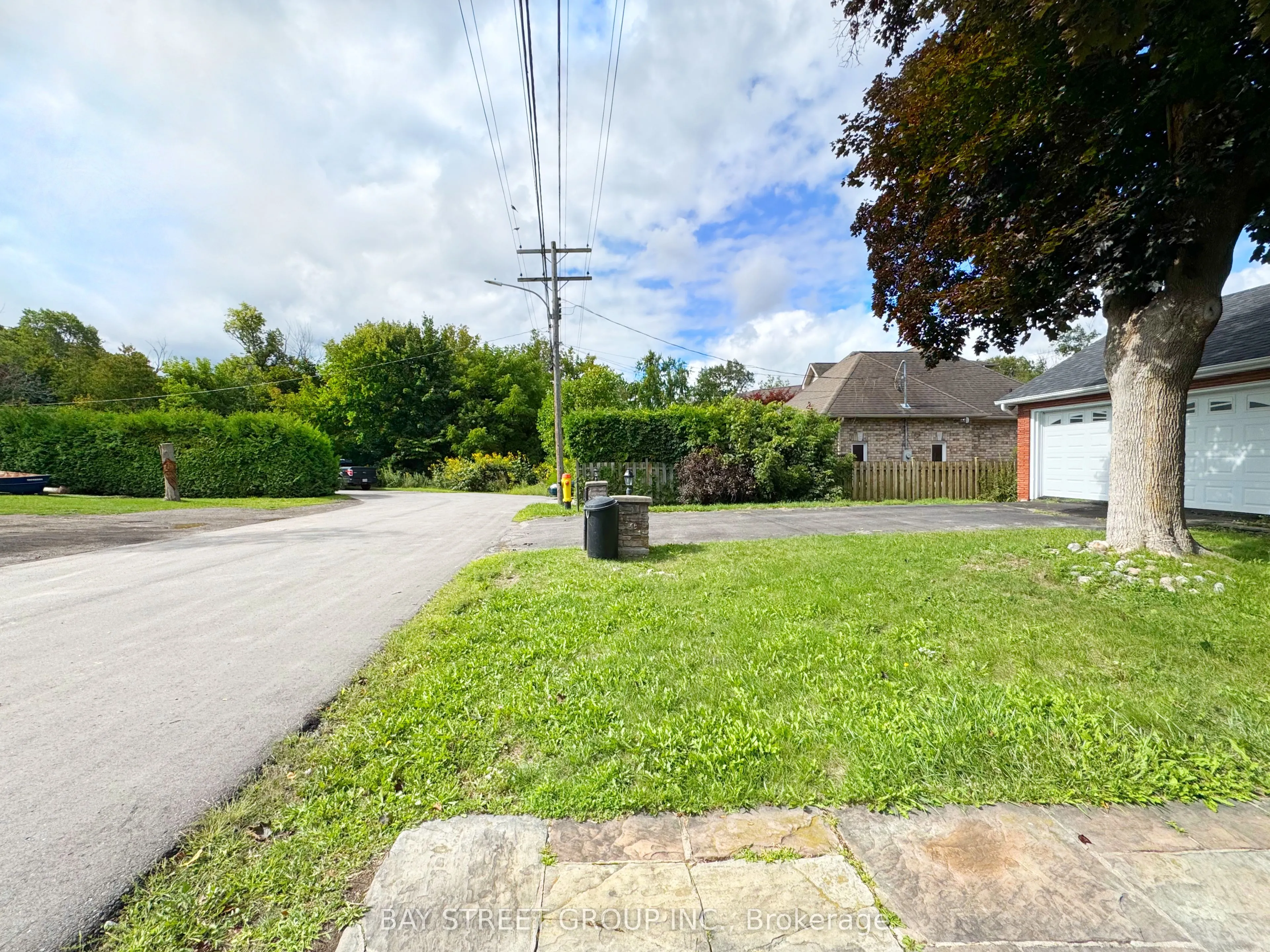 8 Middle Street, #Main Floor