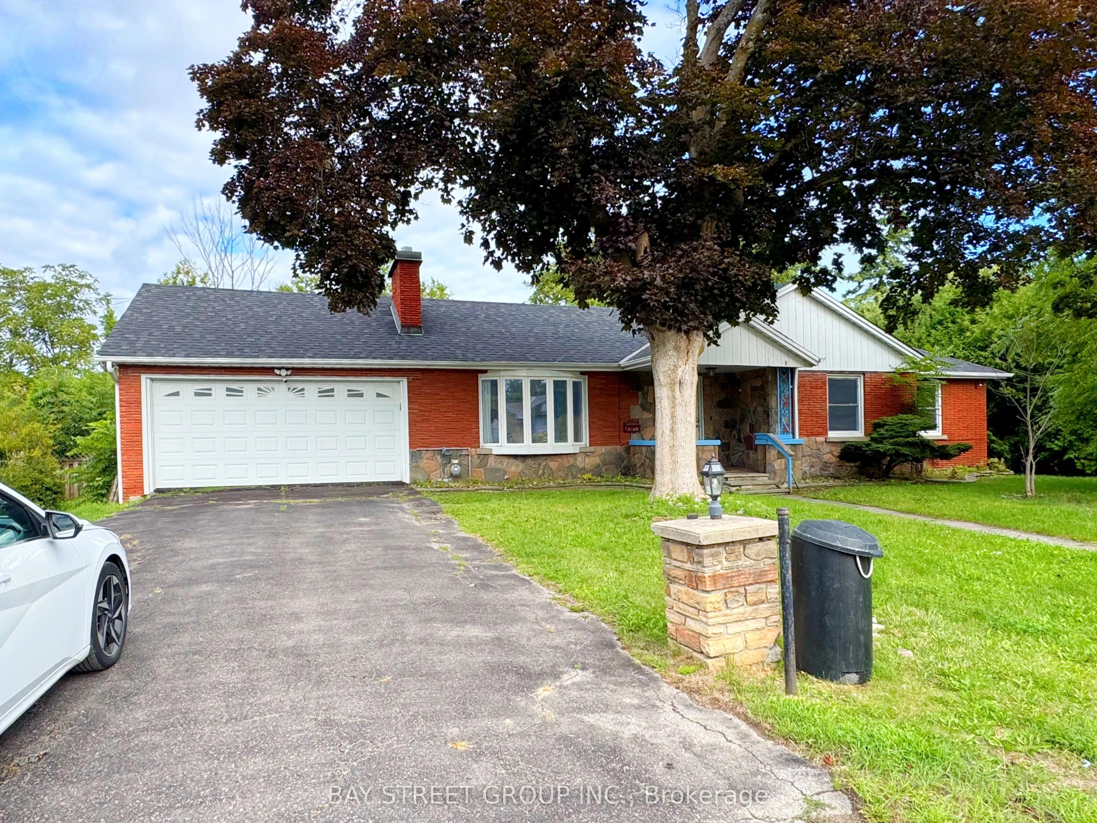 8 Middle Street, #Main Floor