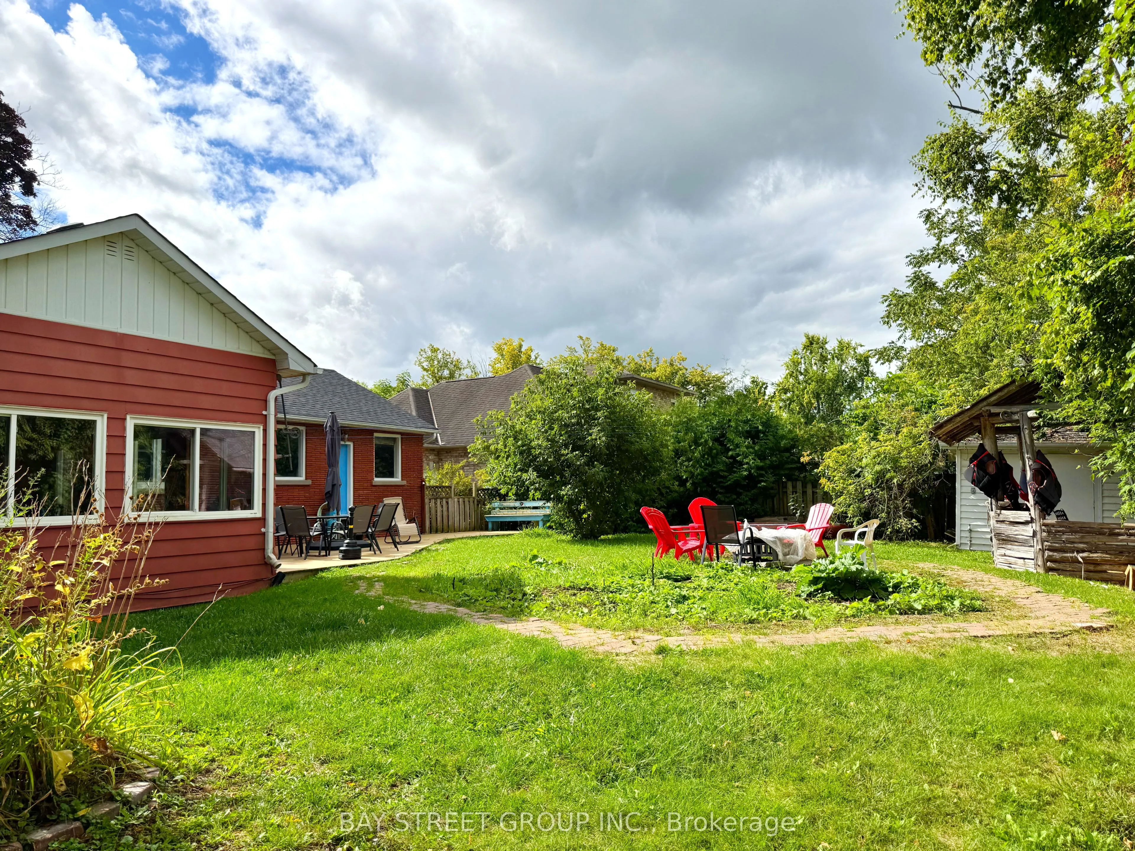 8 Middle Street, #Main Floor