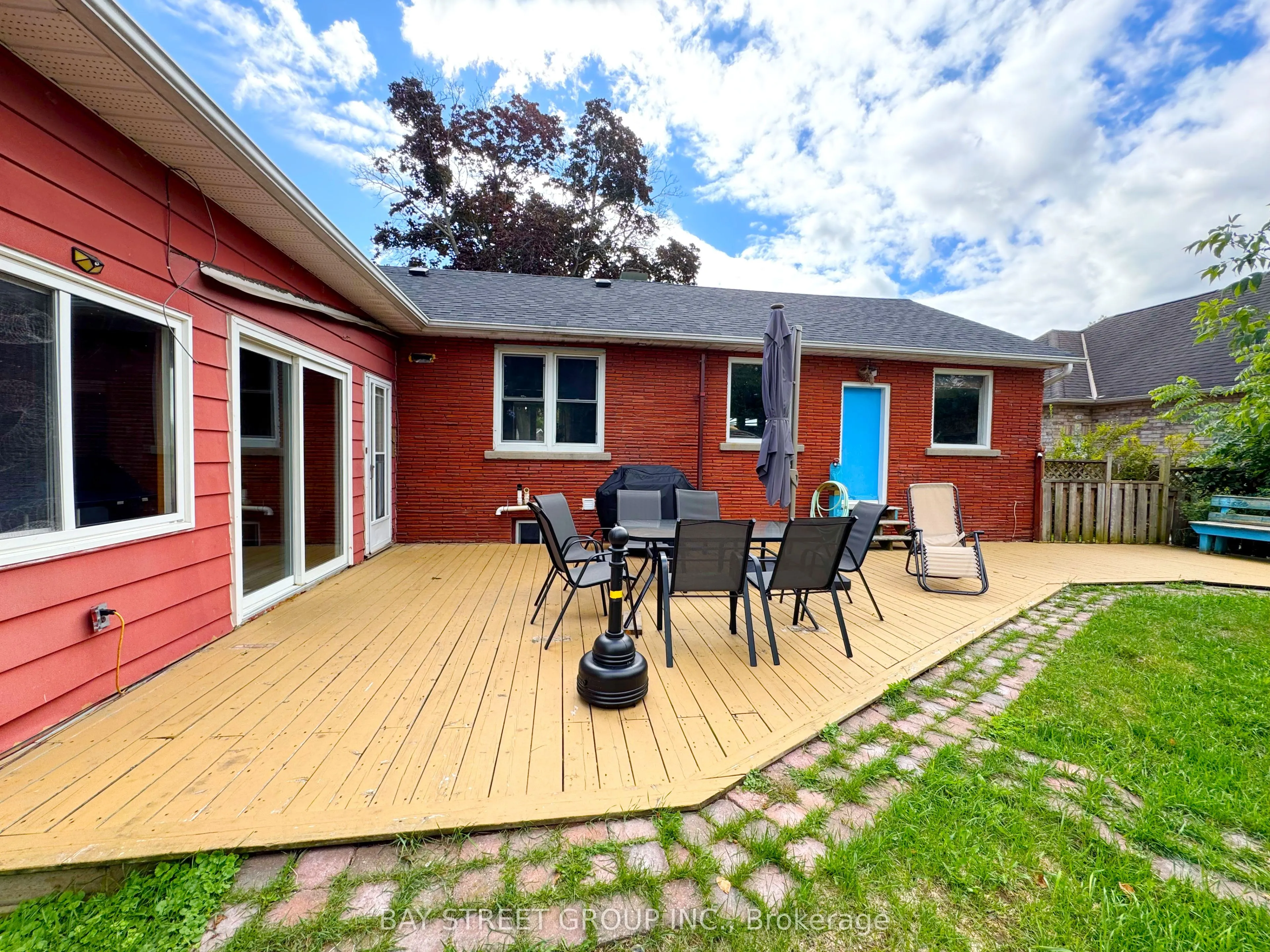 8 Middle Street, #Main Floor