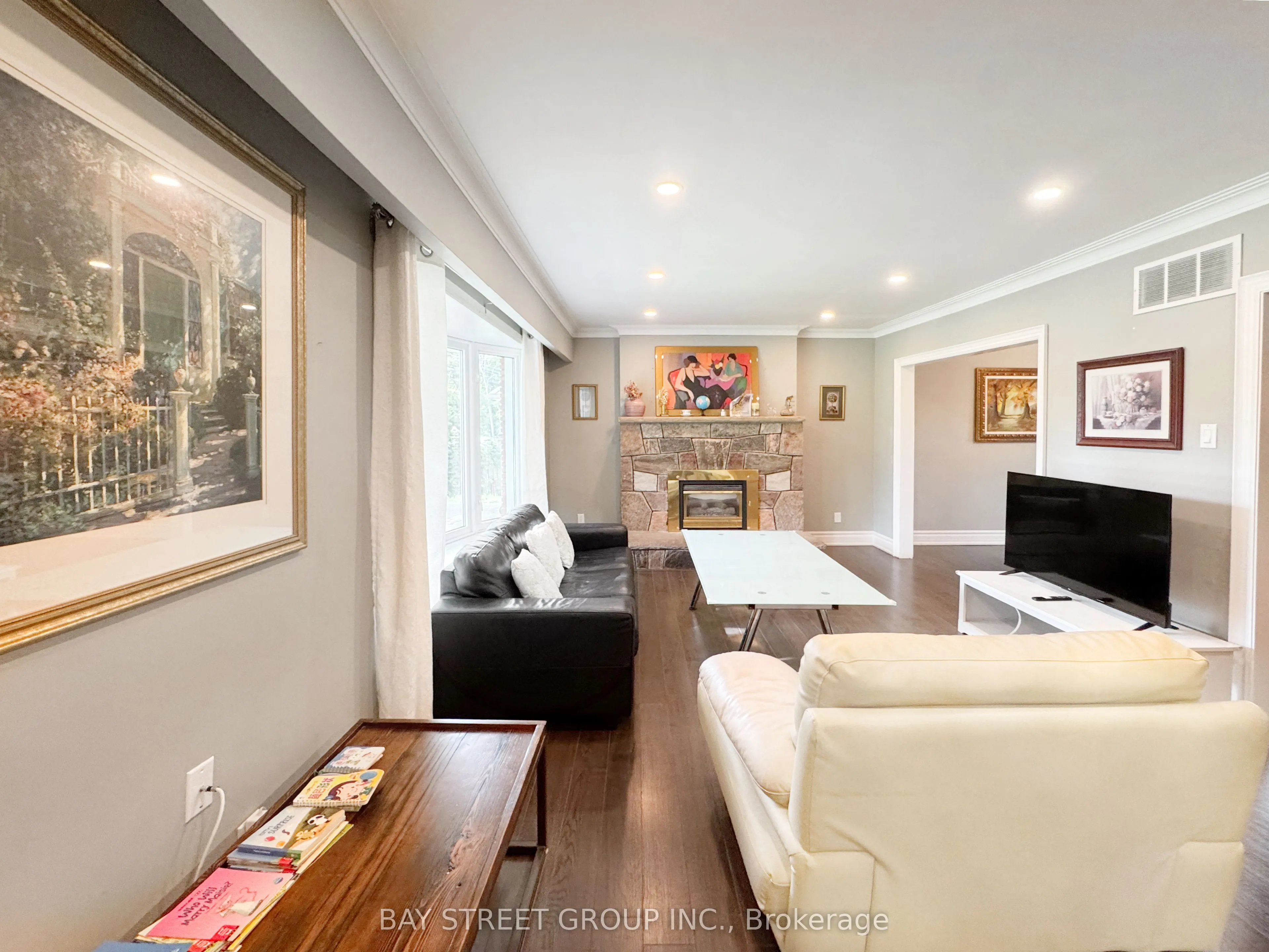 8 Middle Street, #Main Floor