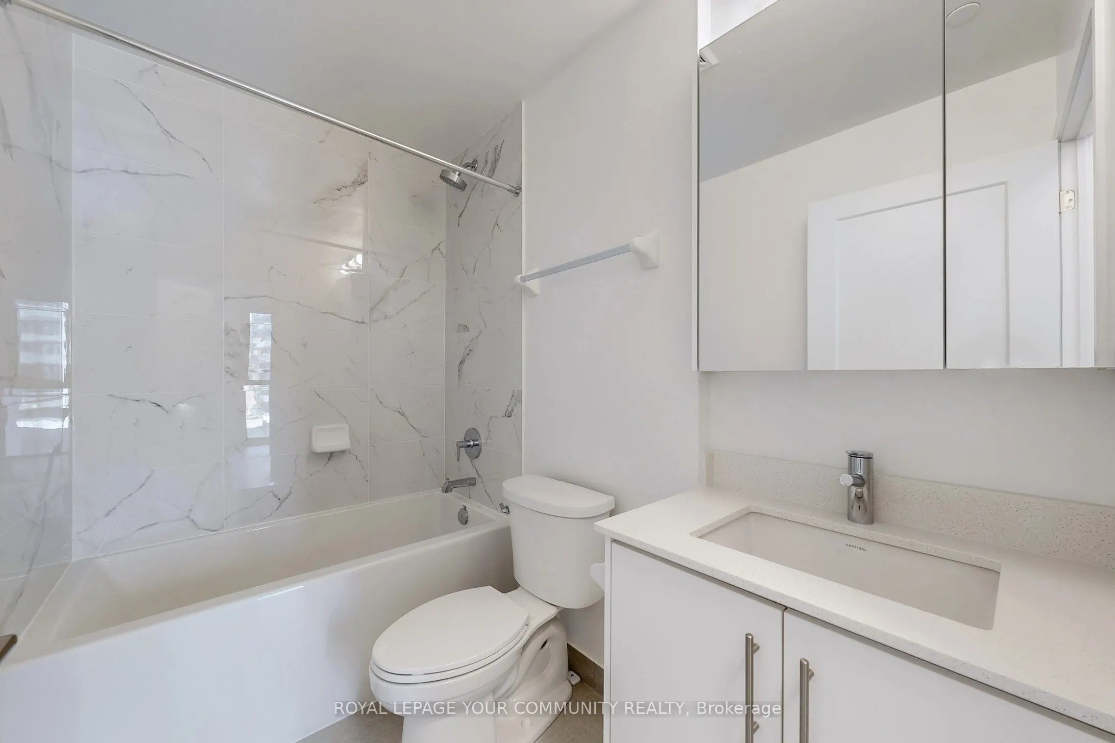 105 oneida Crescent, #704